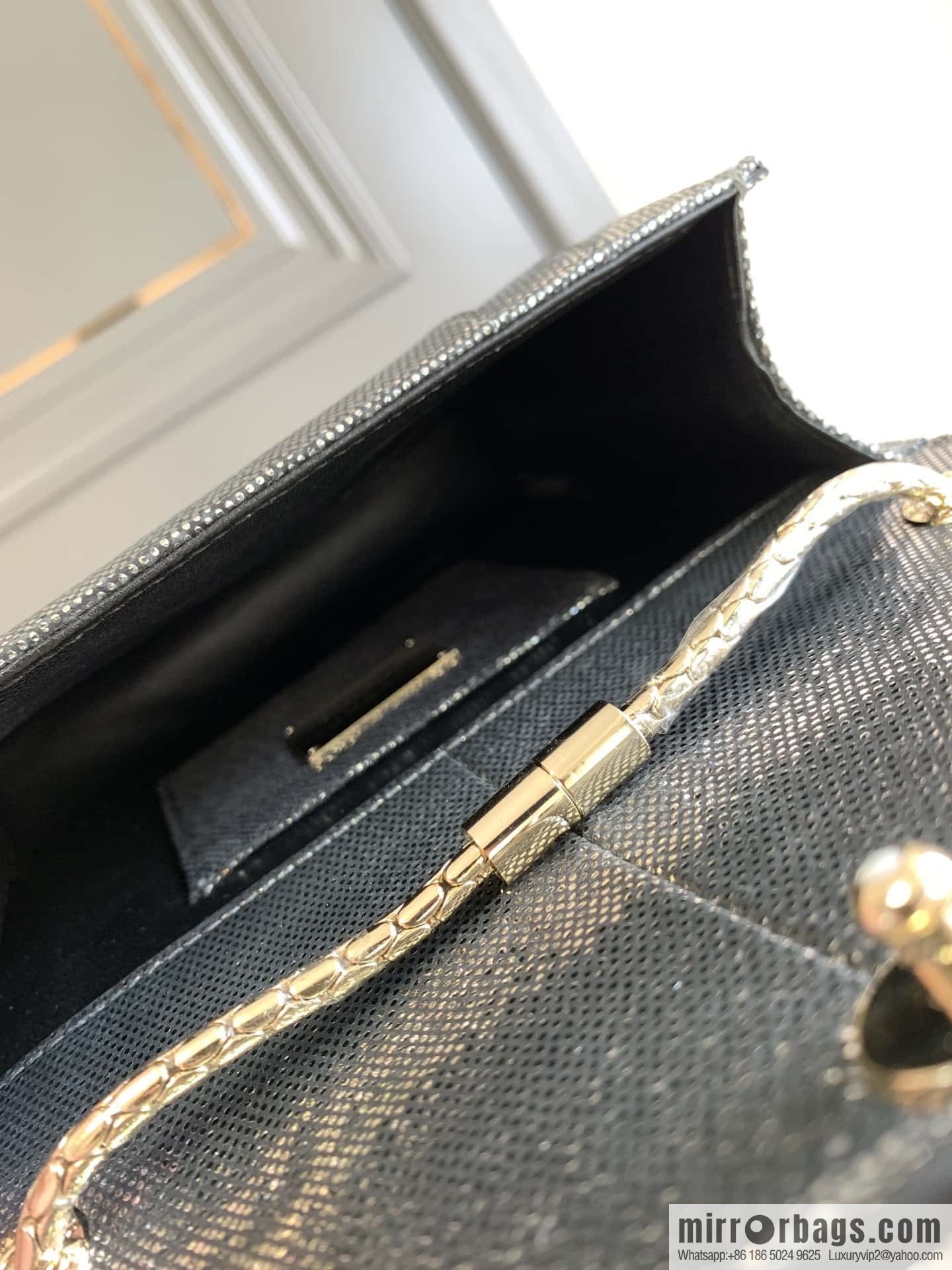 BVLGARI Bulgari Sprpenti Forever charcoal ash metal texture water snake skin inner small sheepskin chain bag 20CM 618792