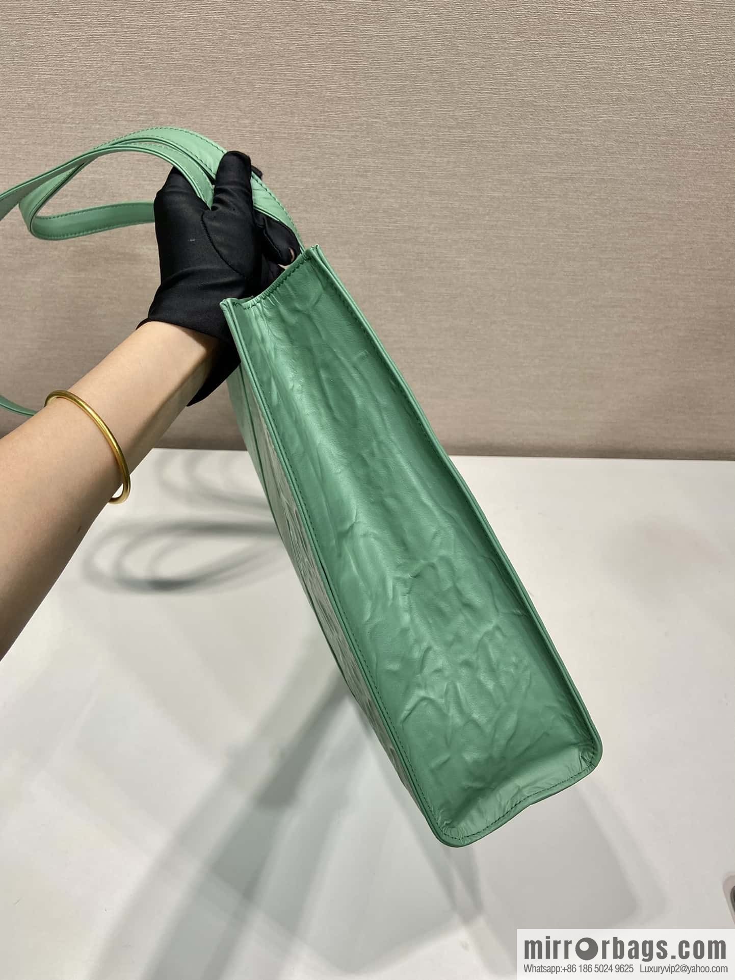 PRADA new tote bag ๐ 1BG460 green