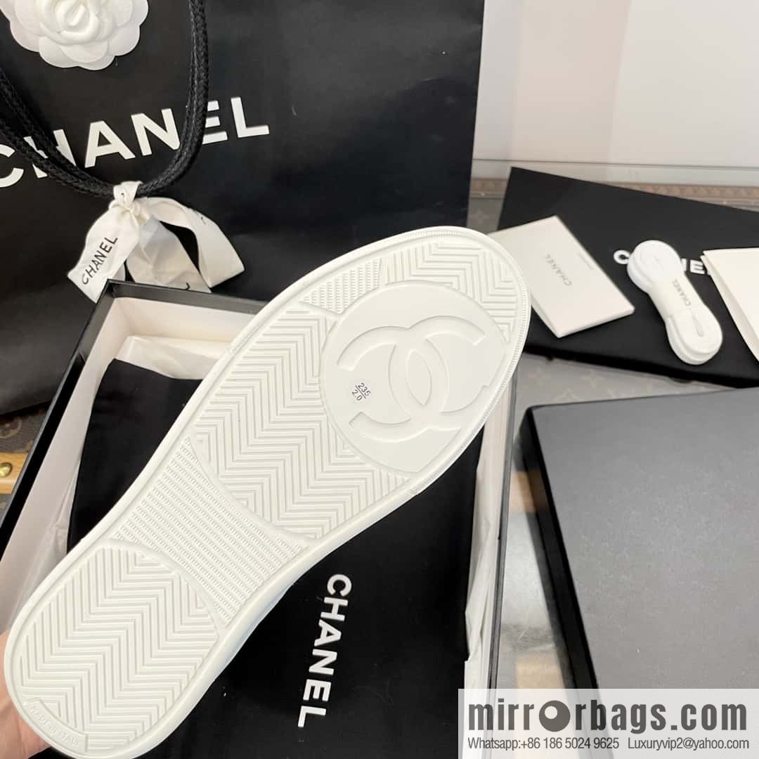 CHANEL Xiaoxiang Air Force One high-top sports white shoes/skateboard shoes