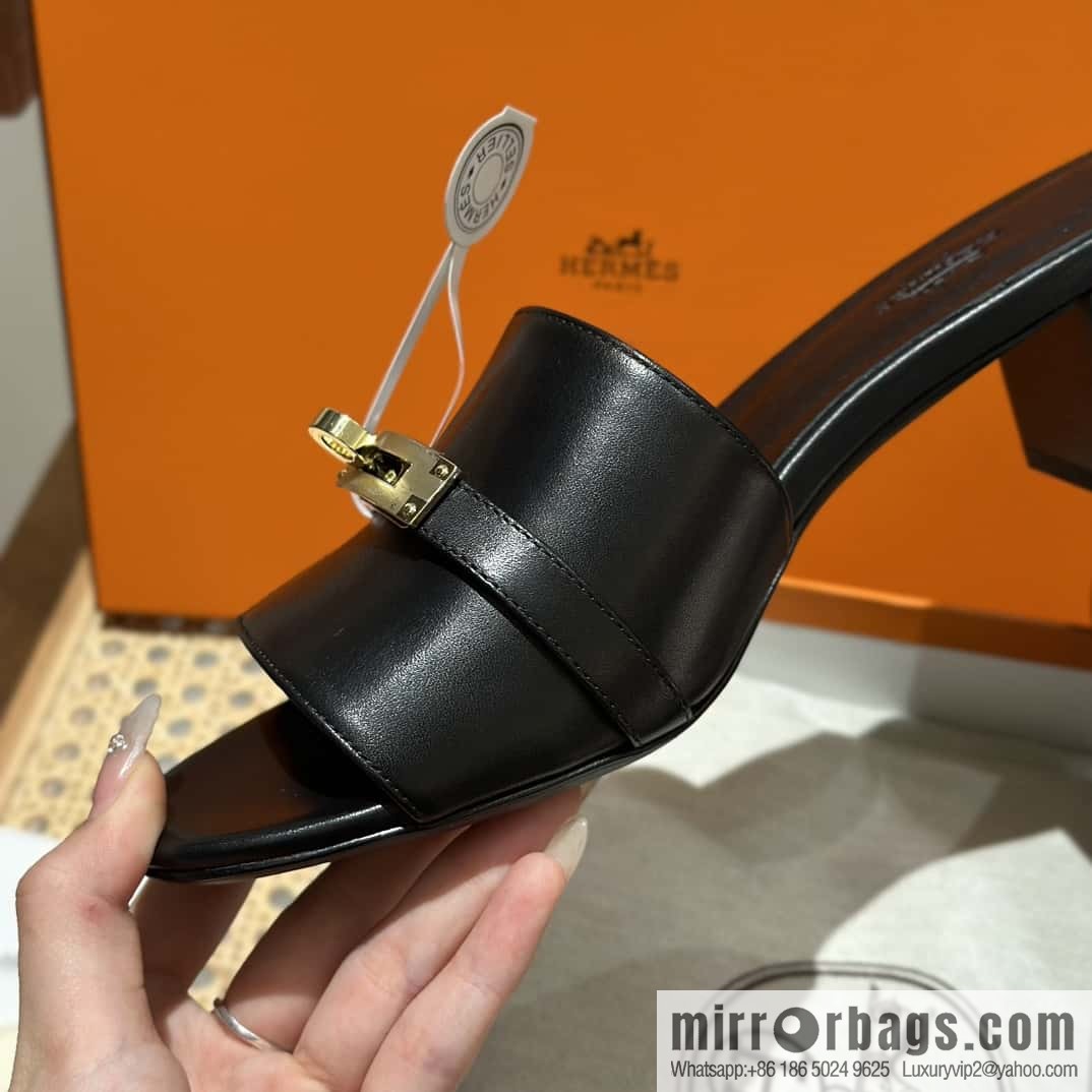Hermès 2023 Latest Kelly Button Slippers