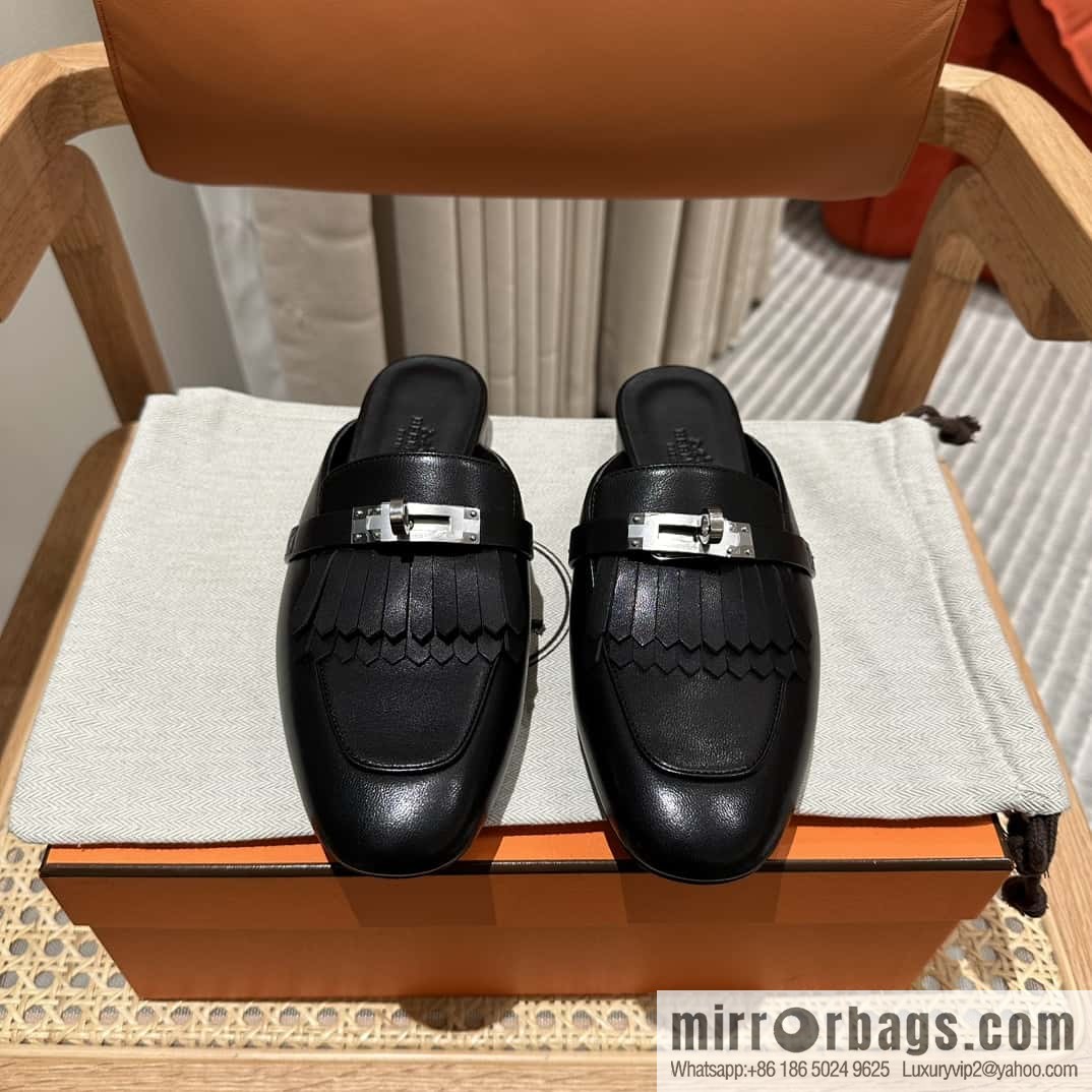 Hermès H's new fringed Müller semi-trailer