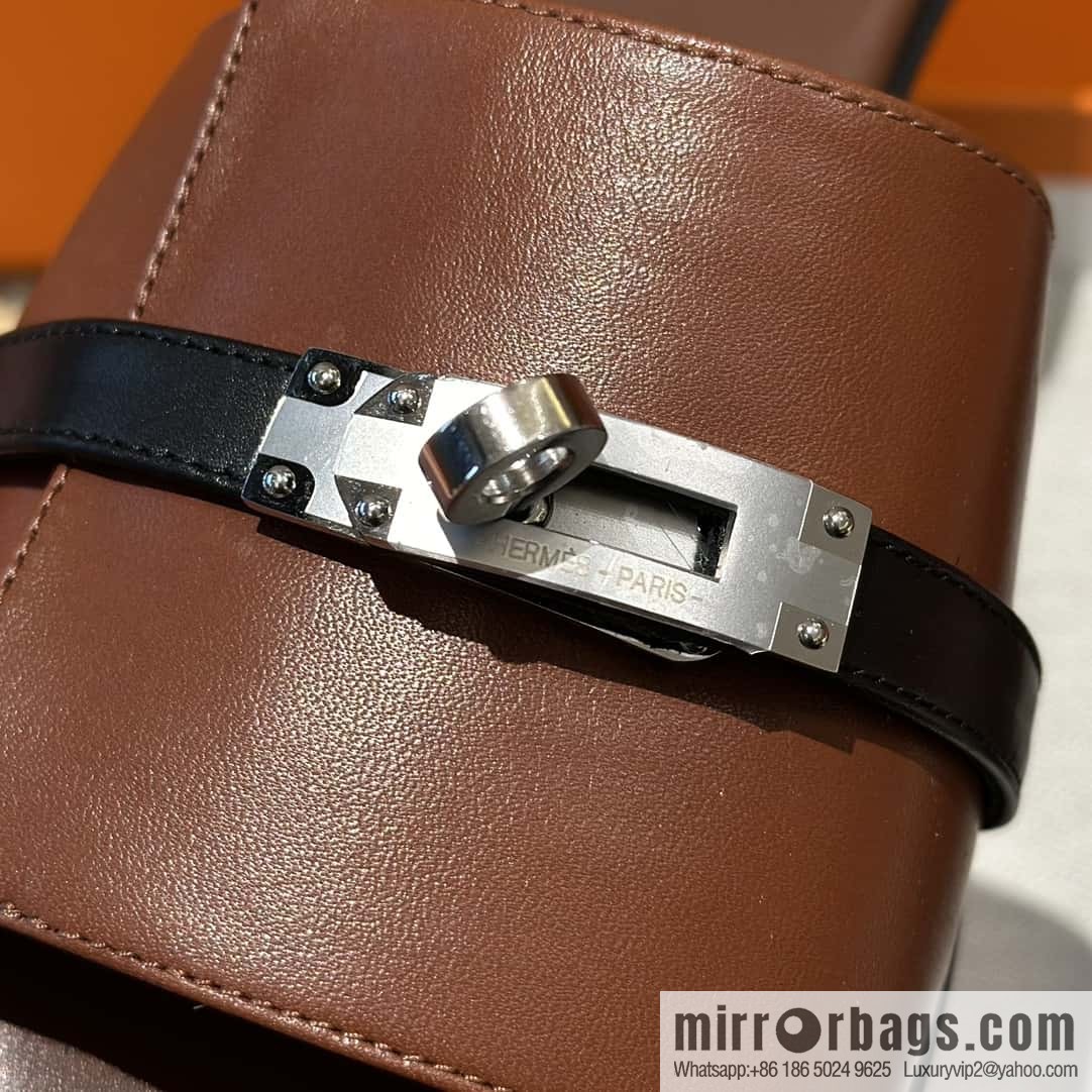 Hermès 2023 Latest Kelly Button Slippers