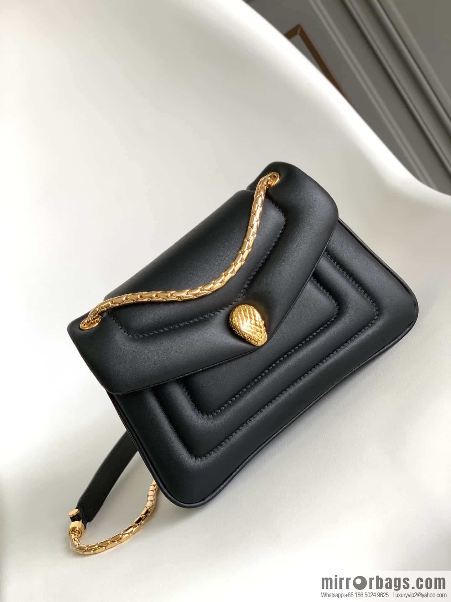 BVLGARI Bulgari SERPENTI REVERSE Small shoulder bag 292123 black 22CM