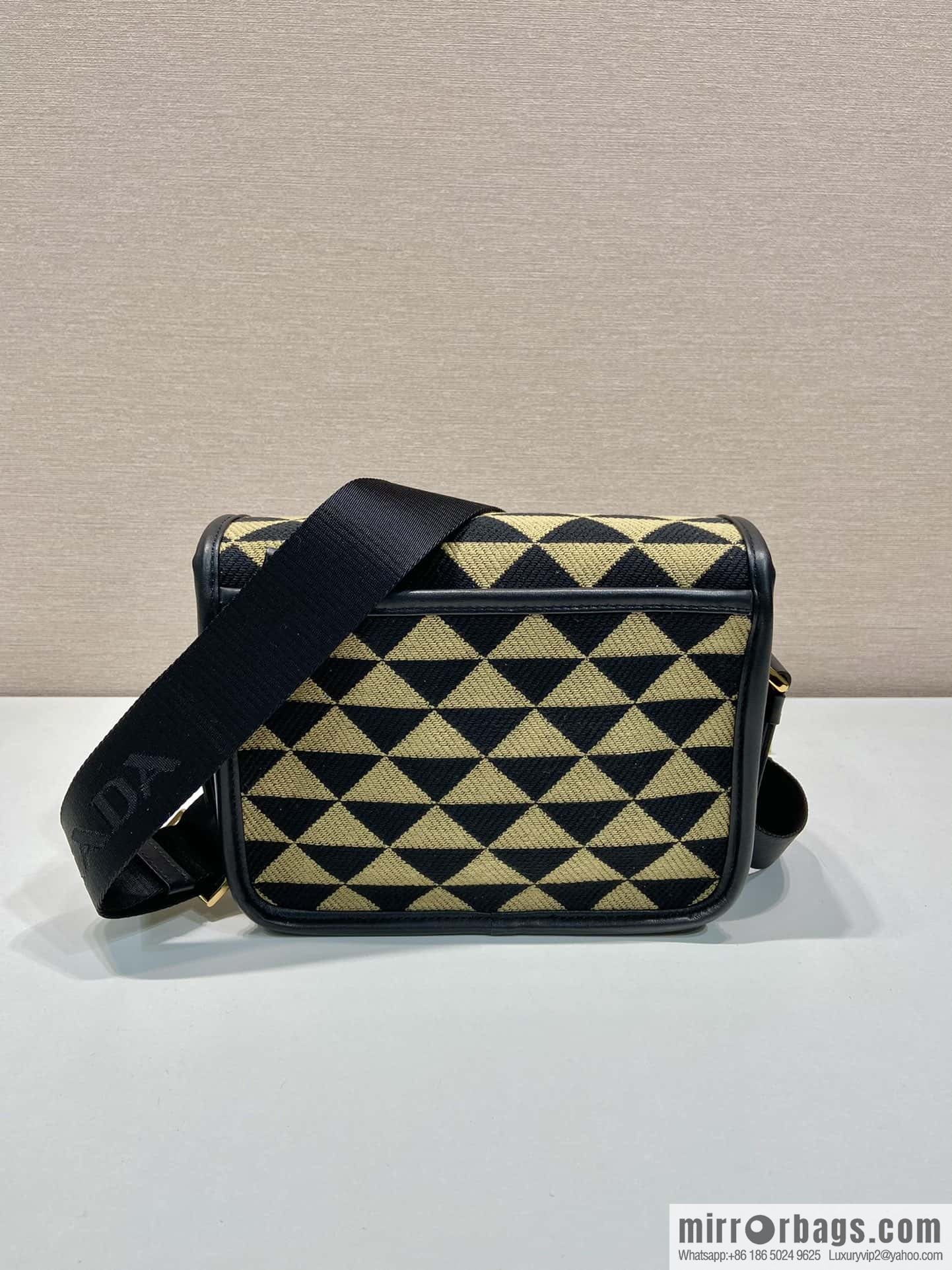 PRADA embroidery fabric messenger bag 🎉 2VD034