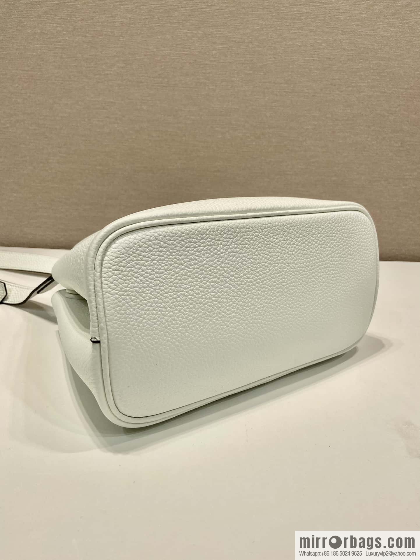 PRADA new shopping bag 🎉 1BG443 suede pattern, white