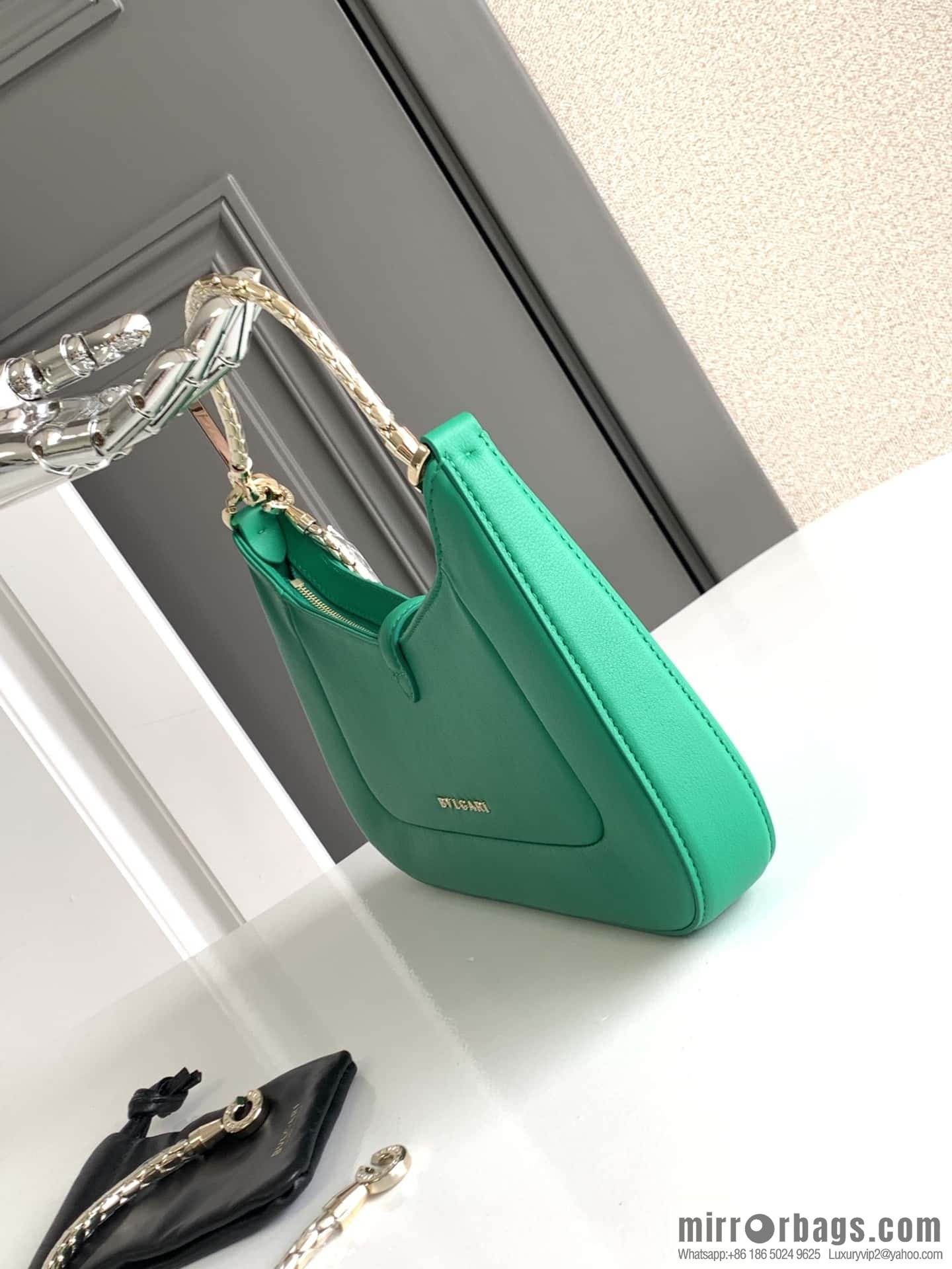 BVLGARI Bulgari SERPENTI BAIA series small shoulder bag 293208 emerald 27CM