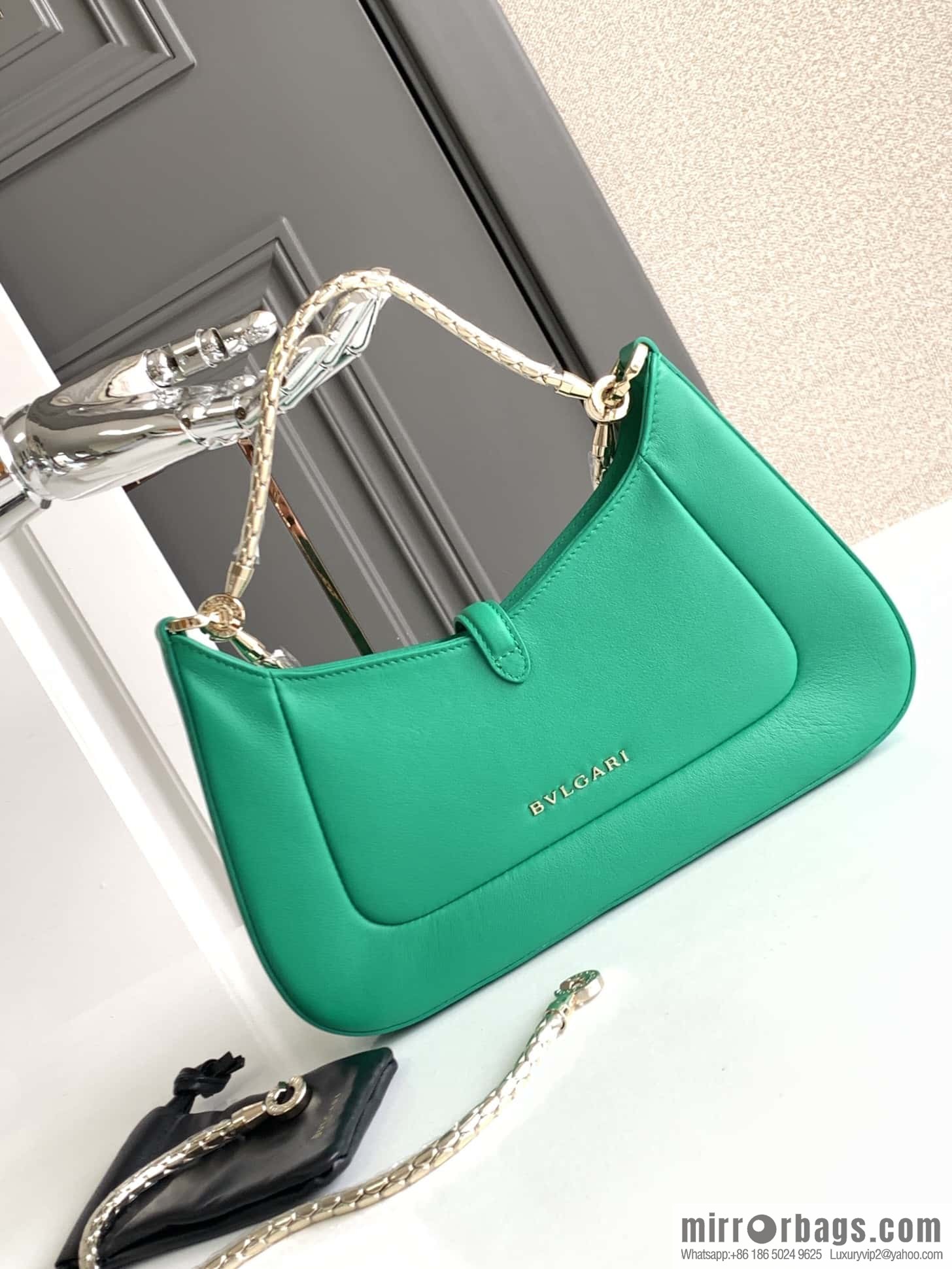 BVLGARI Bulgari SERPENTI BAIA series small shoulder bag 293208 emerald 27CM