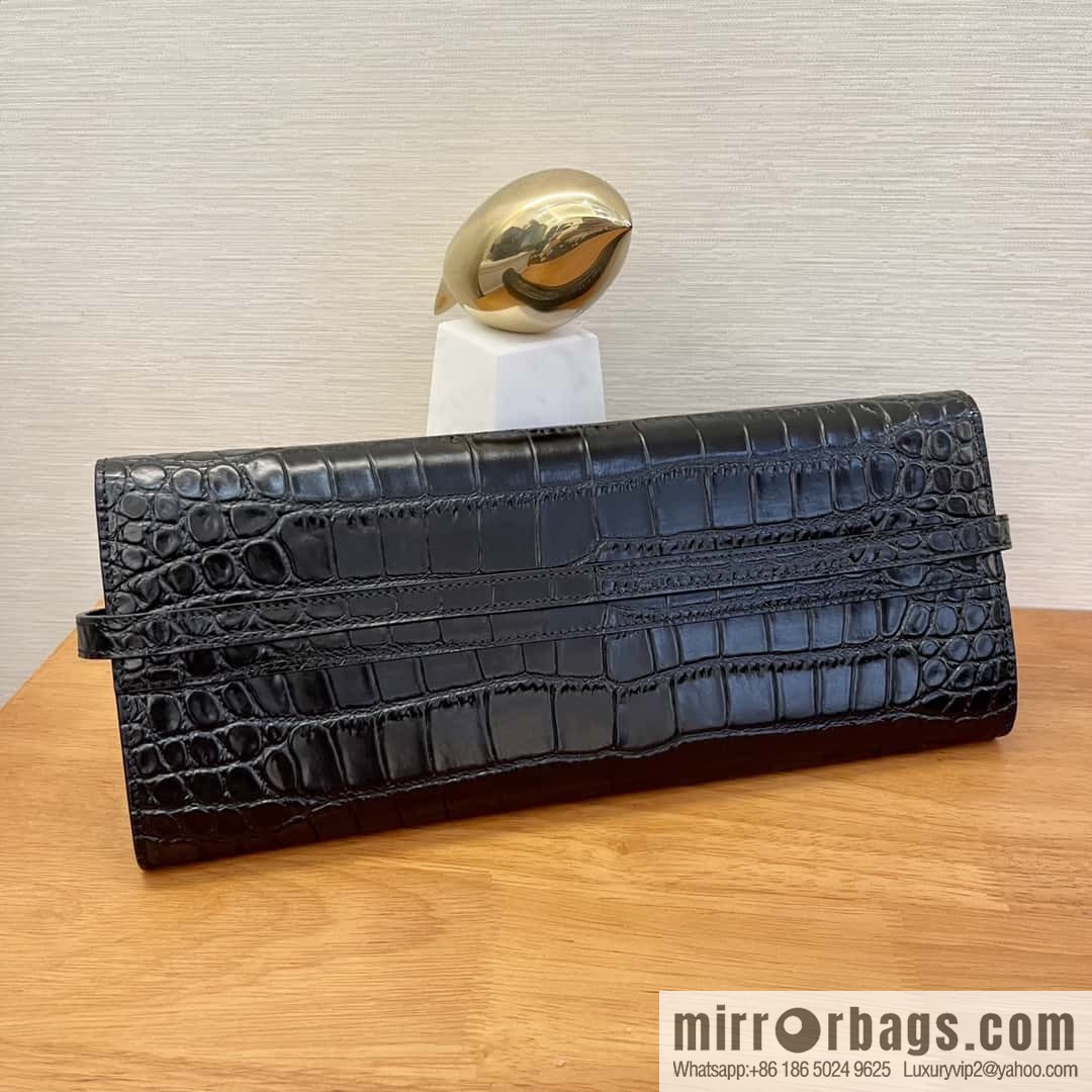 SAINT LAURENT YSL 𝗠𝗮𝗻𝗵𝗮𝘁𝘁𝗮𝗻 𝗖𝗹𝘂𝘁𝗰𝗵_ clutch bag 695949 crocodile pattern black
