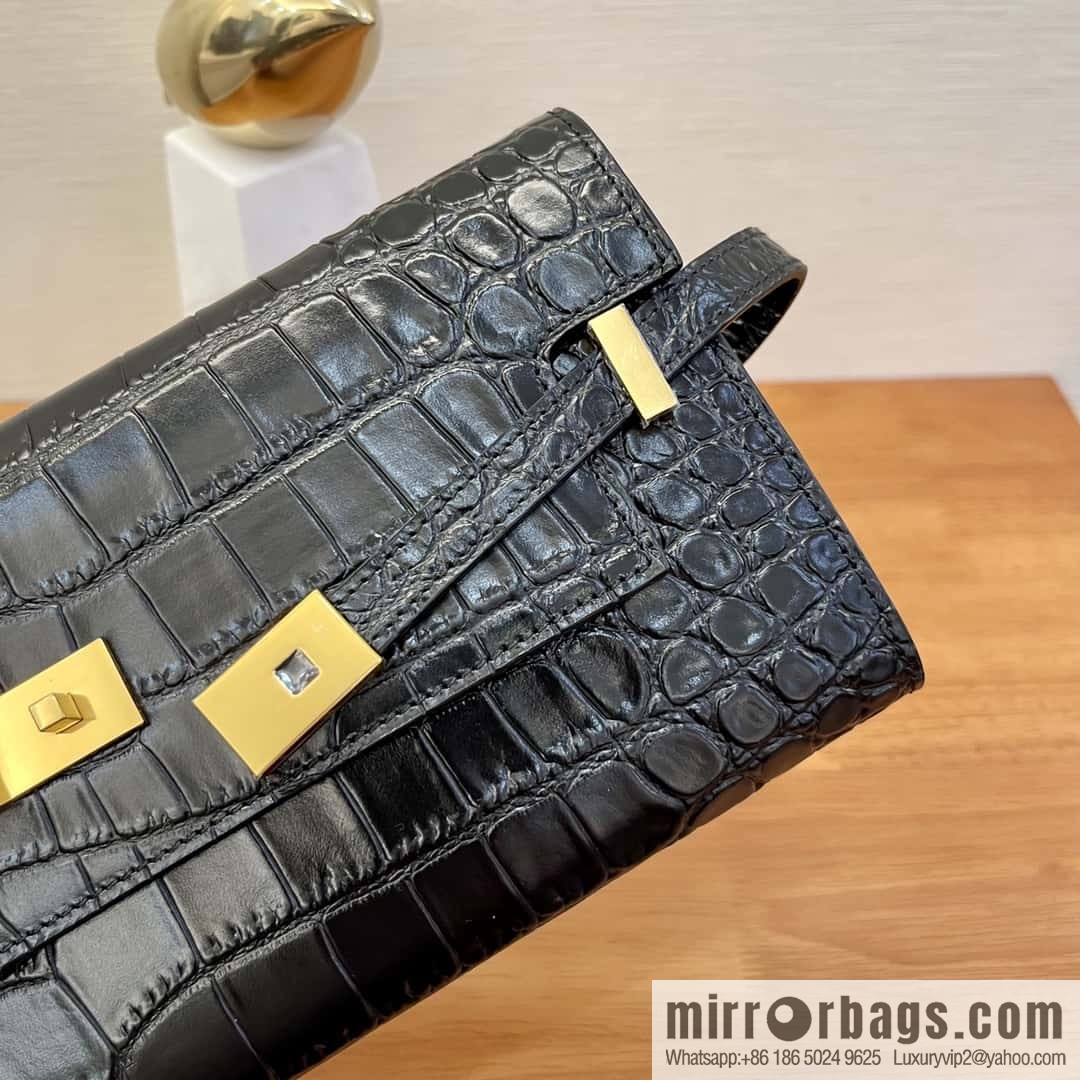 SAINT LAURENT YSL 𝗠𝗮𝗻𝗵𝗮𝘁𝘁𝗮𝗻 𝗖𝗹𝘂𝘁𝗰𝗵_ clutch bag 695949 crocodile pattern black
