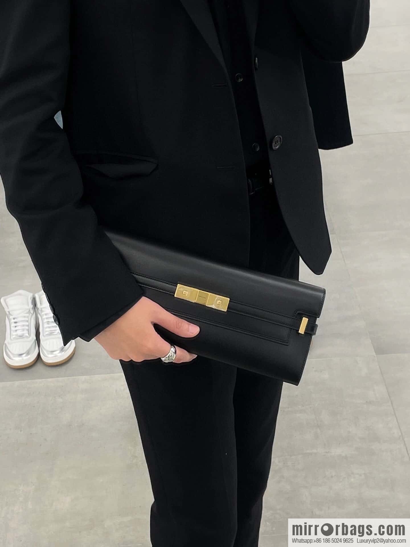 SAINT LAURENT YSL 𝗠𝗮𝗻𝗵𝗮𝘁𝘁𝗮𝗻 𝗖𝗹𝘂𝘁𝗰𝗵_ clutch bag 695949 black toothpick pattern