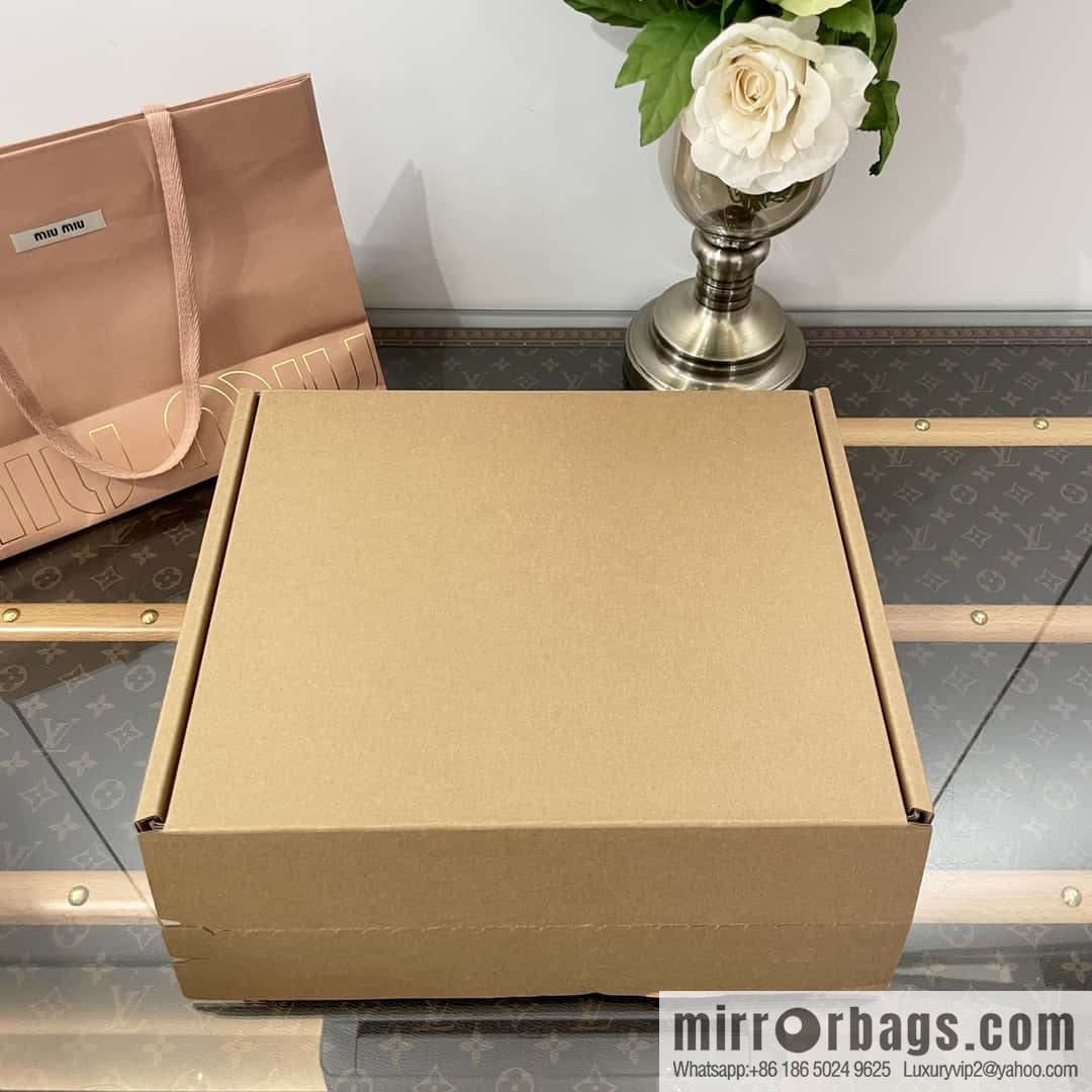 MIUMIU Miu Miu spring and summer platform casual white shoes