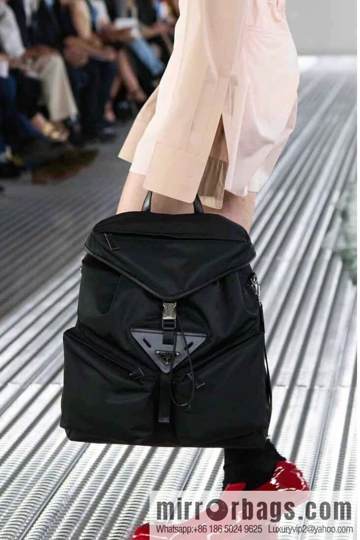 PRADA new catwalk model 🎉 2VZ108 shoulder back/shoulder bag