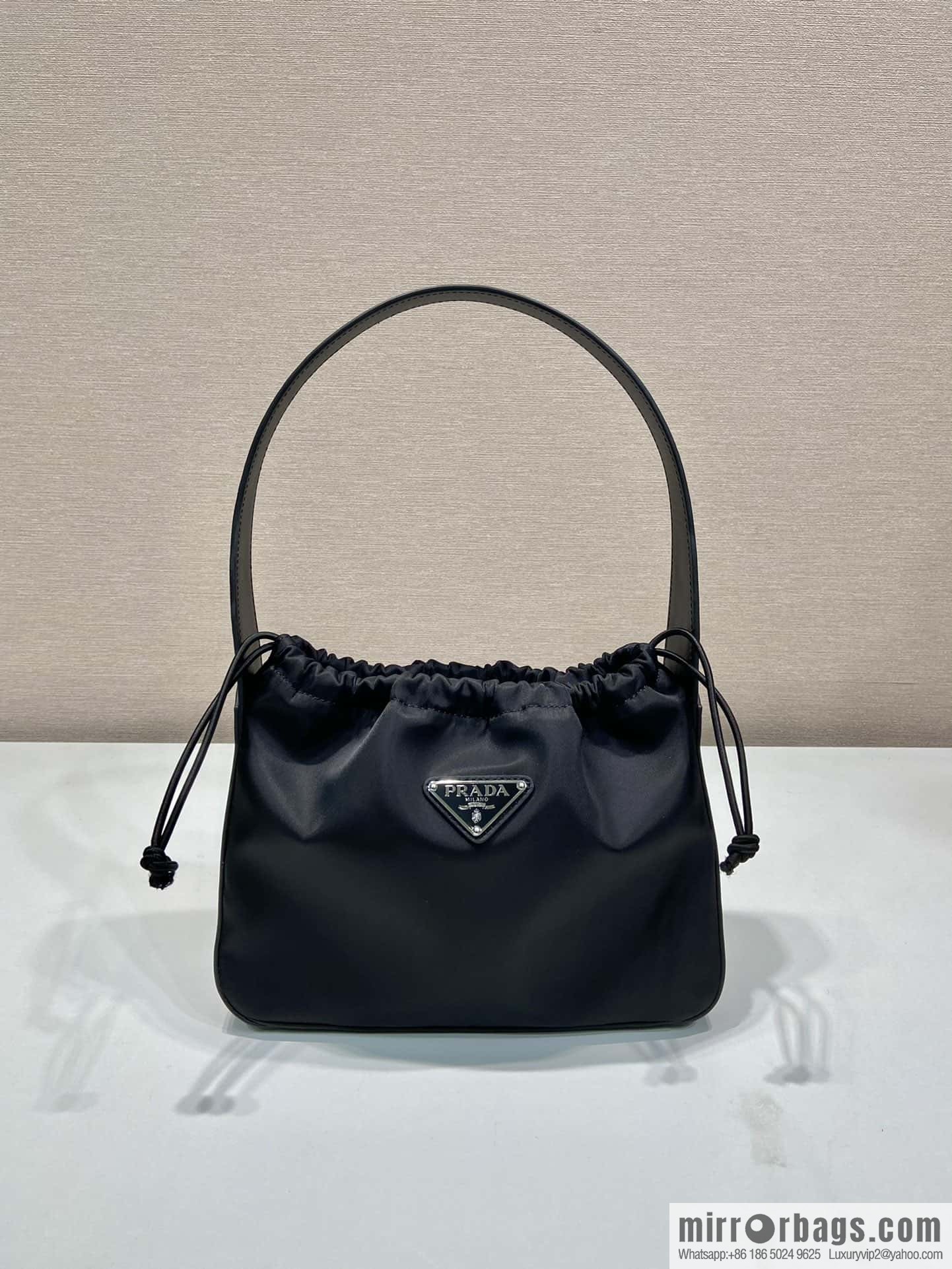 PRADA 🎉 drawstring armpit bag 🎉 B6249 small/medieval bag