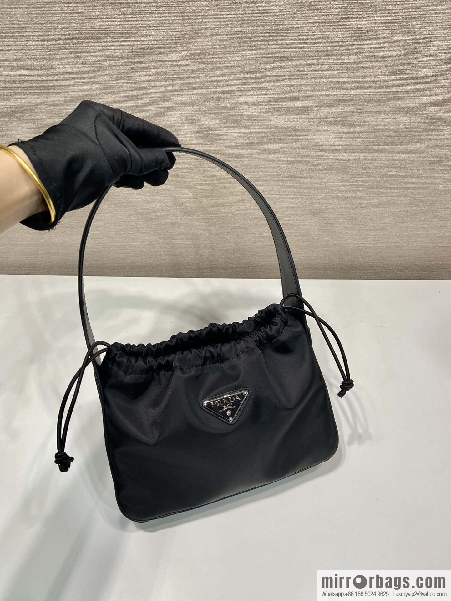 PRADA 🎉 drawstring armpit bag 🎉 B6249 small/medieval bag