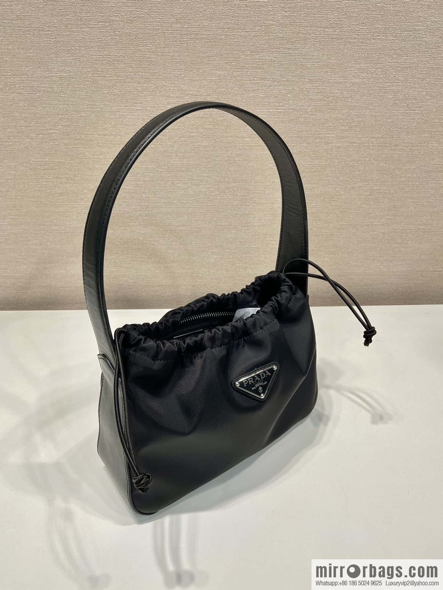 PRADA 🎉 drawstring armpit bag 🎉 B6249 small/medieval bag