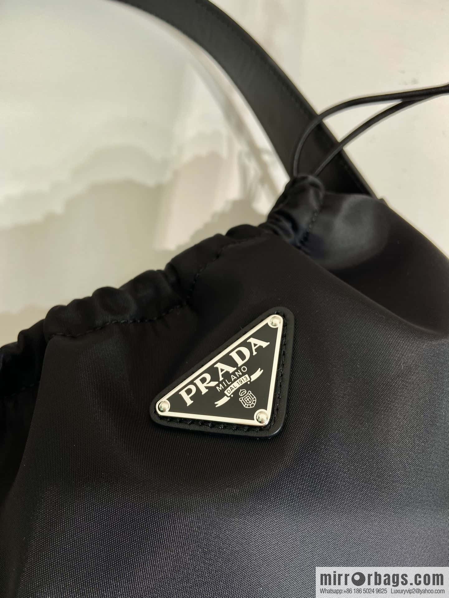 PRADA 🎉 drawstring armpit bag 🎉 B6249 small/medieval bag