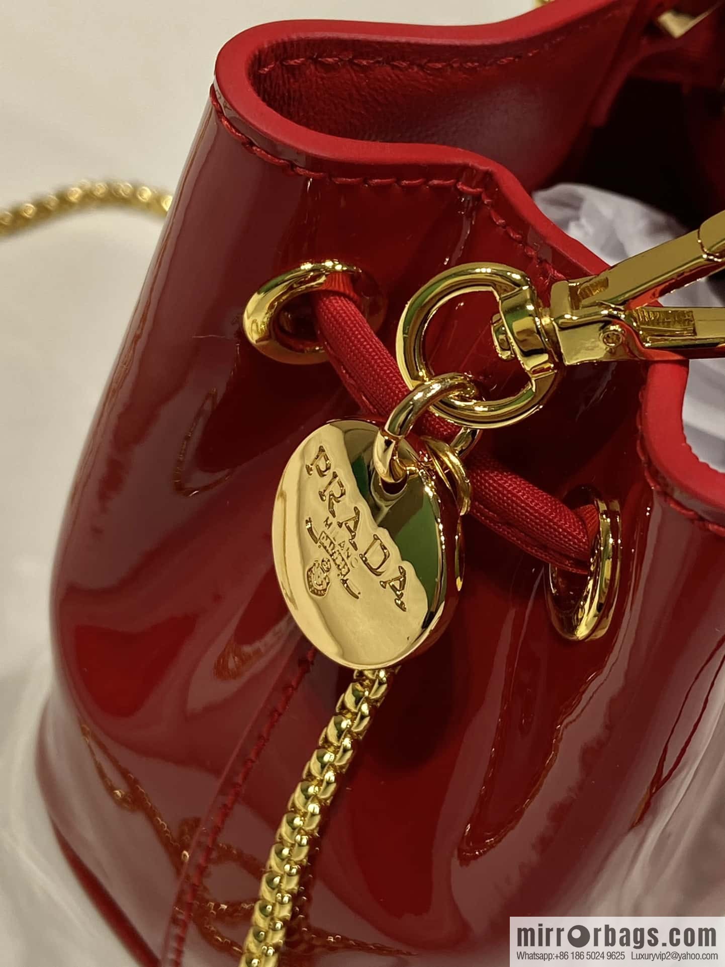 PRADA patent leather bucket 🎉 1NR016 red