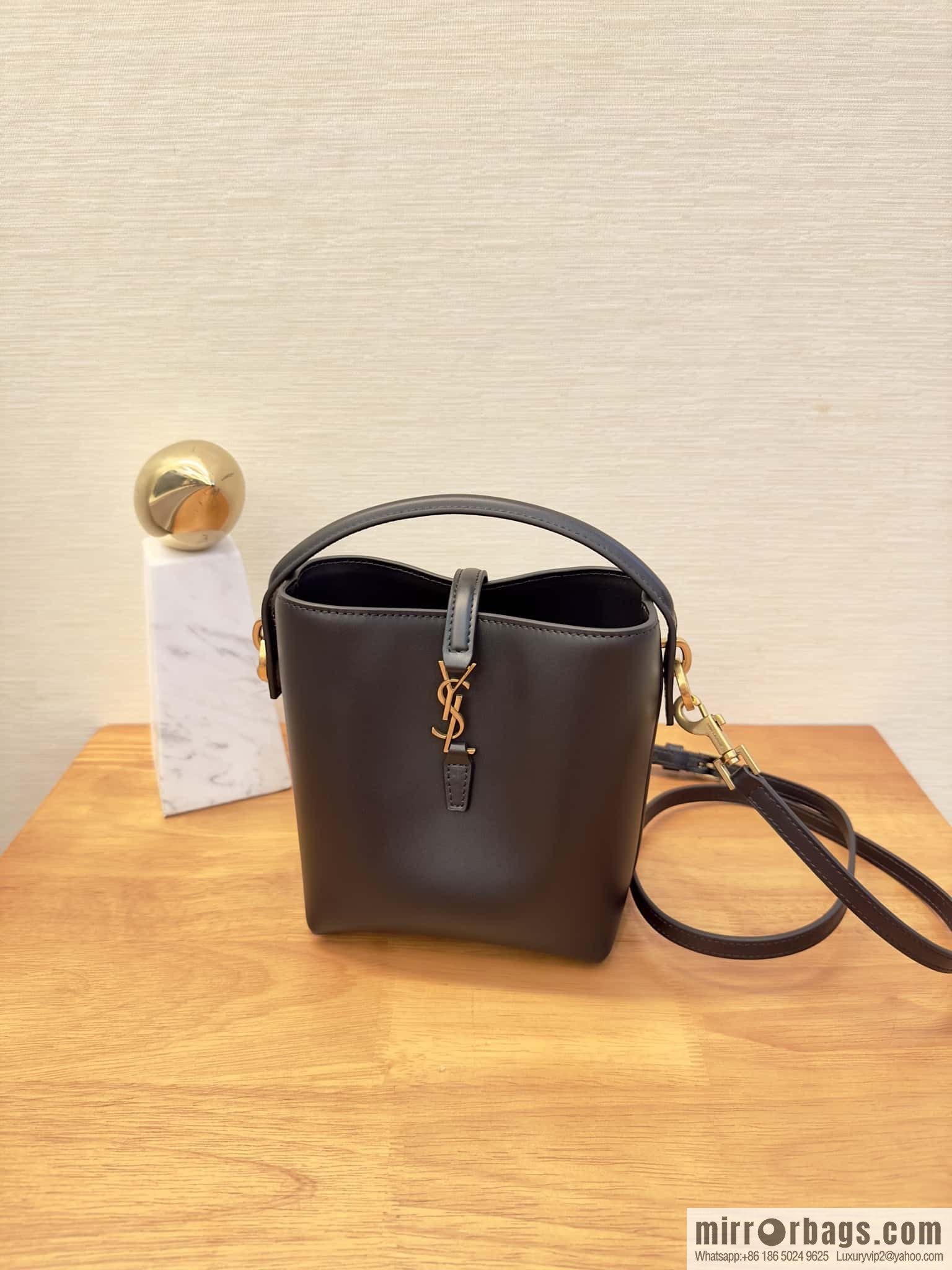 SAINT LAURENT YSL YSL summer new model YSL glossy leather (fabric) _ mini bucket bag 765870