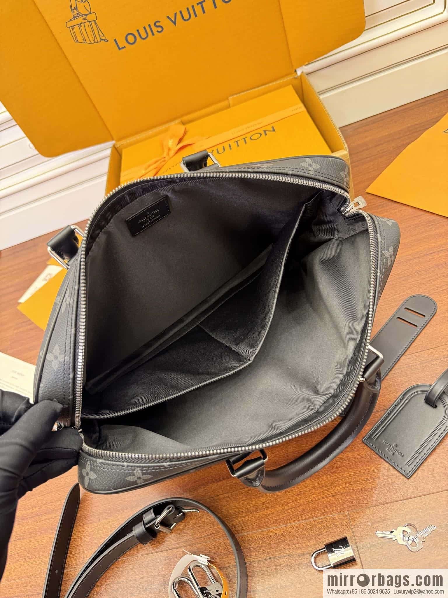 LV M46457 Porte-Documents Voyage PM