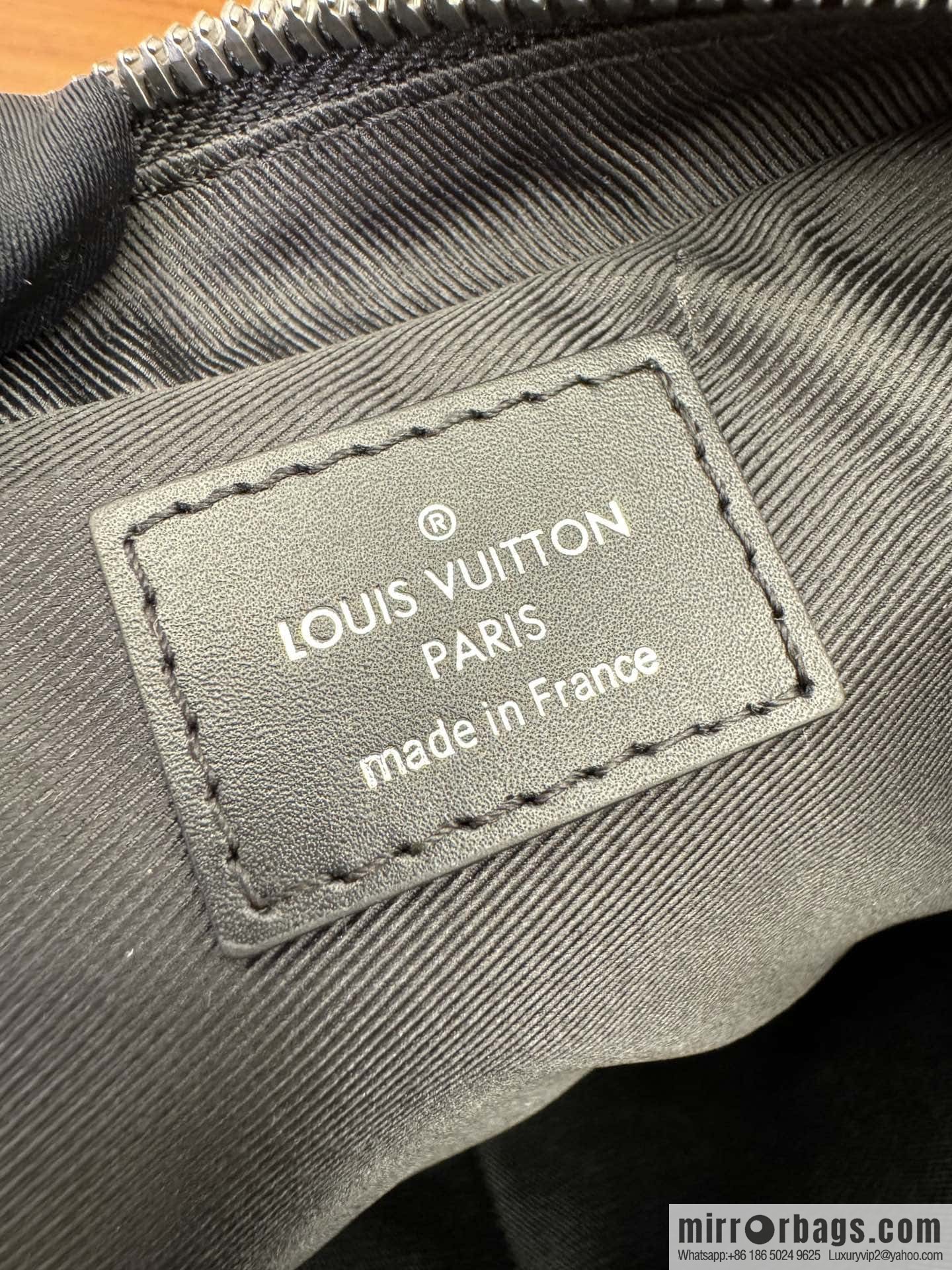 LV M46457 Porte-Documents Voyage PM