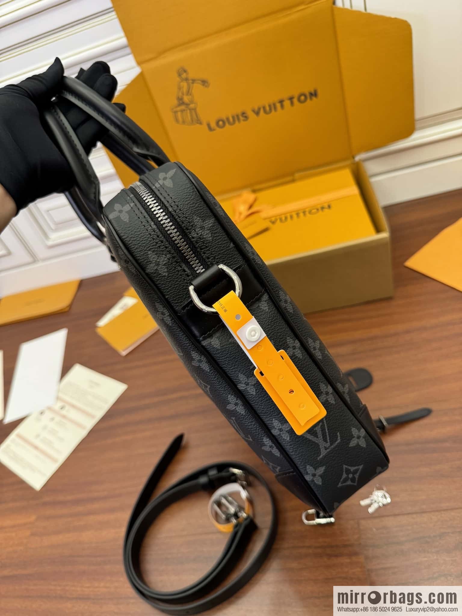 LV M46457 Porte-Documents Voyage PM