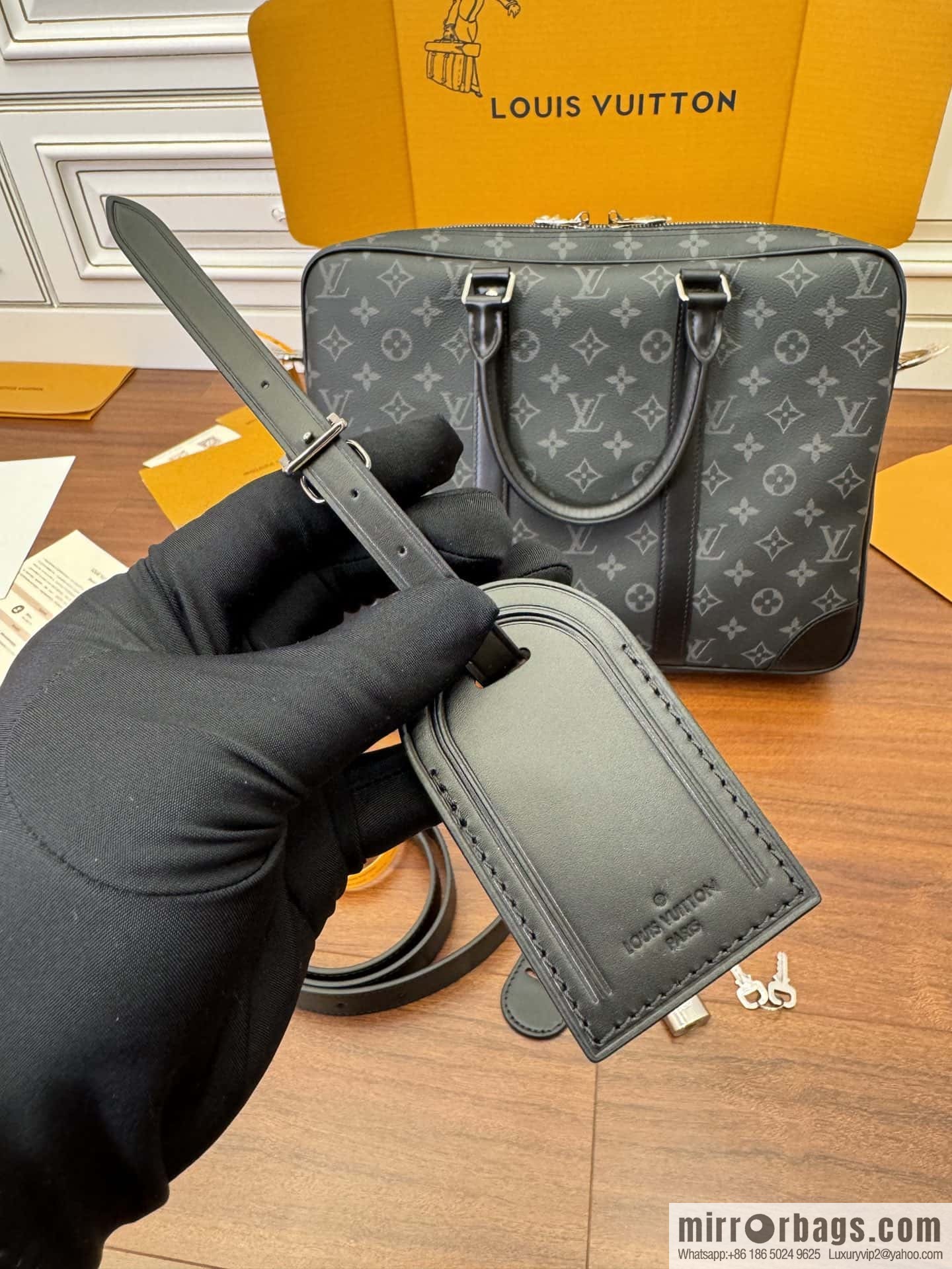 LV M46457 Porte-Documents Voyage PM