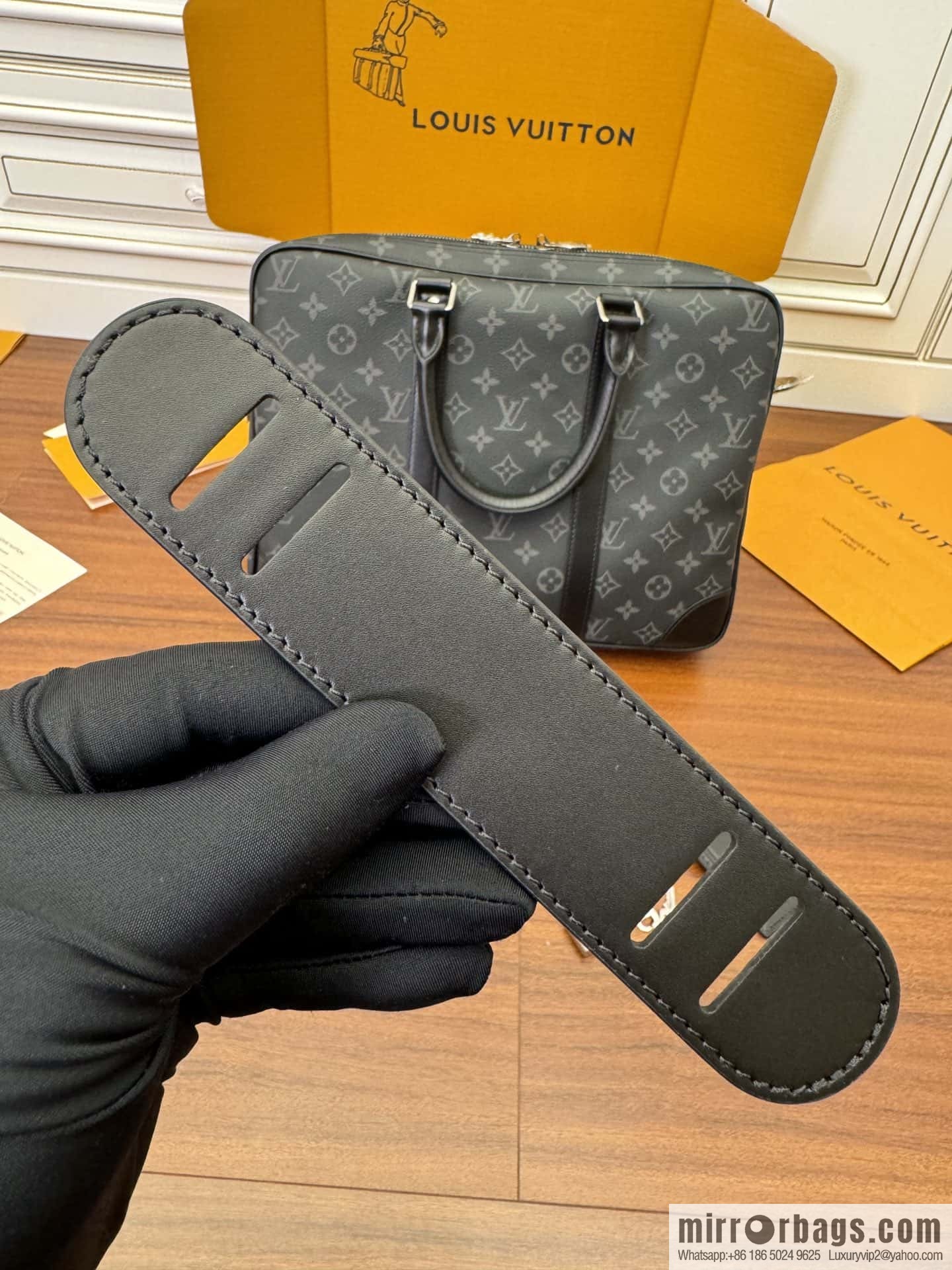 LV M46457 Porte-Documents Voyage PM