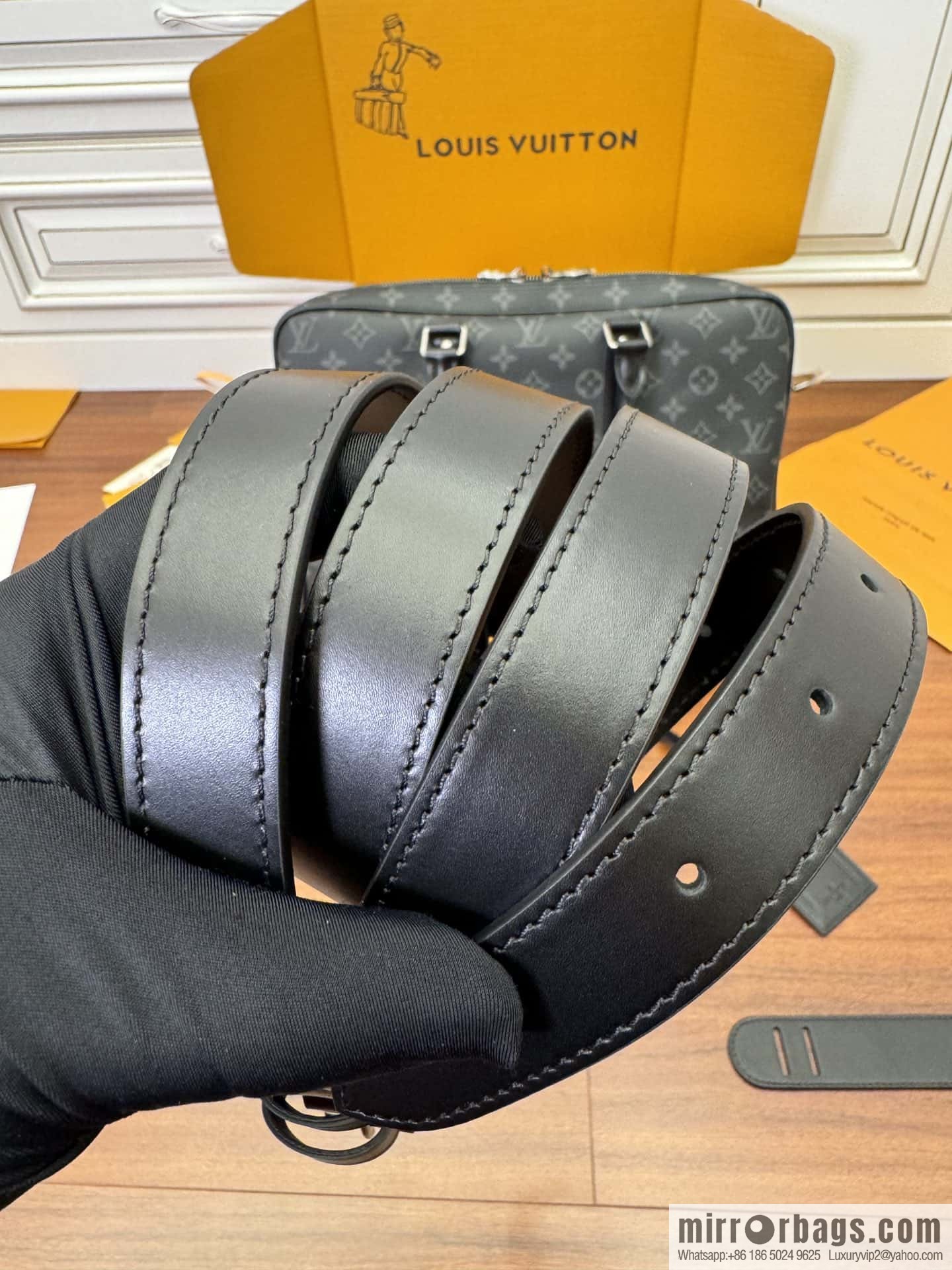 LV M46457 Porte-Documents Voyage PM