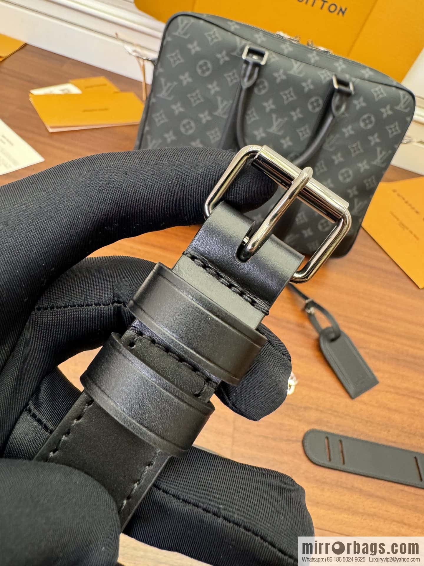 LV M46457 Porte-Documents Voyage PM