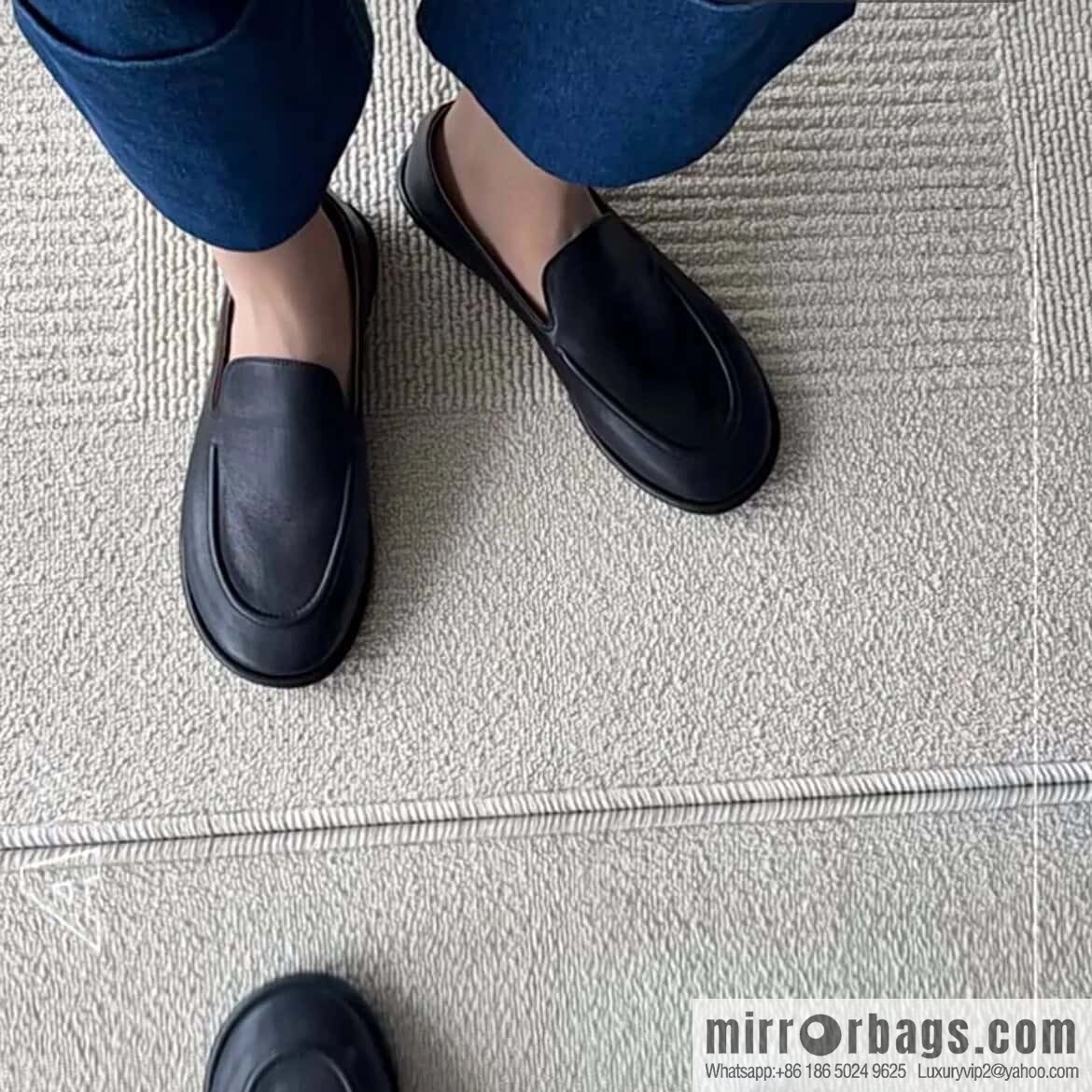 𝐓𝐇𝐄 𝐑𝐎𝐖|𝟐𝟎𝟐𝟑 black flat loafers