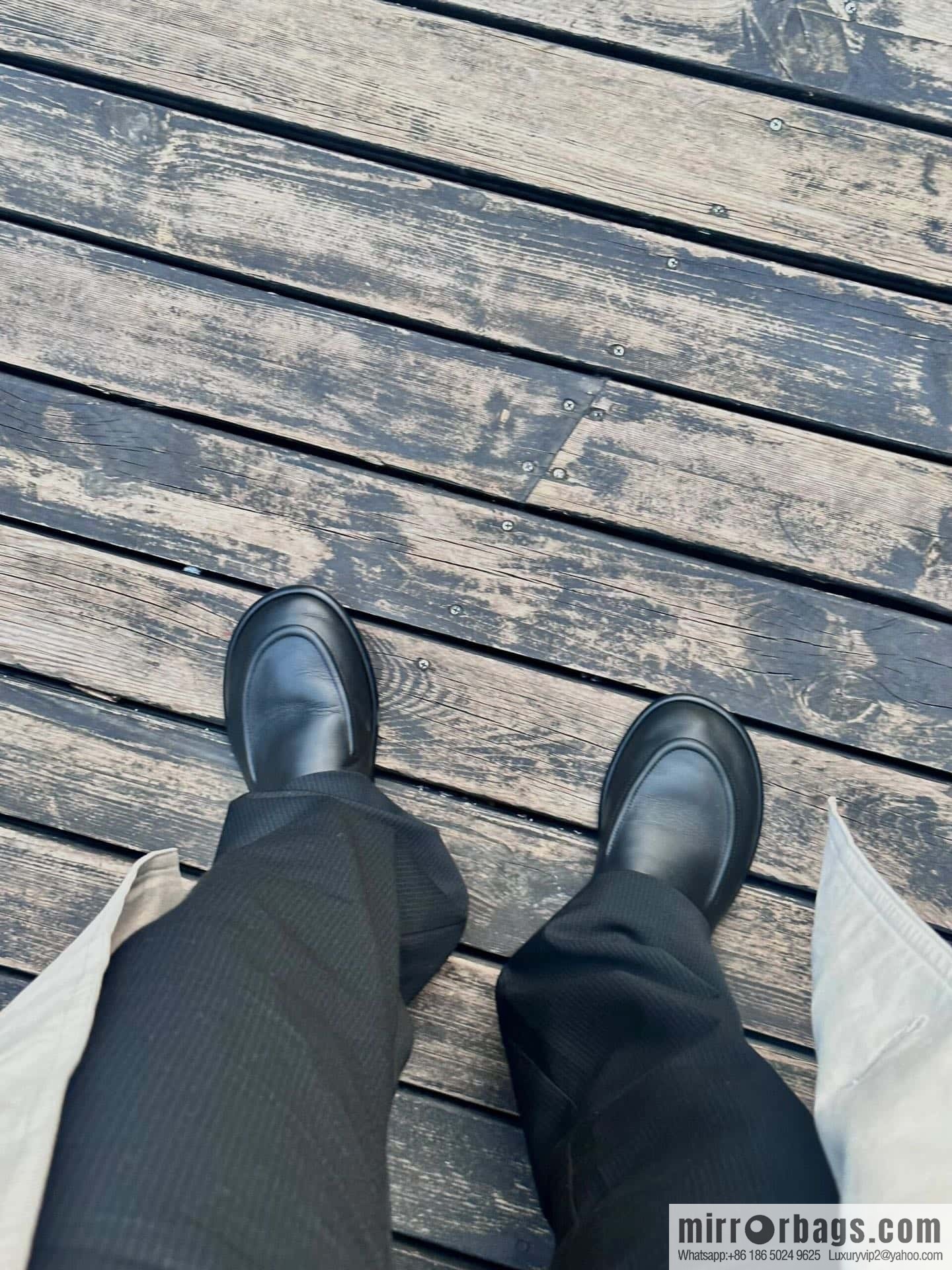 𝐓𝐇𝐄 𝐑𝐎𝐖|𝟐𝟎𝟐𝟑 black flat loafers