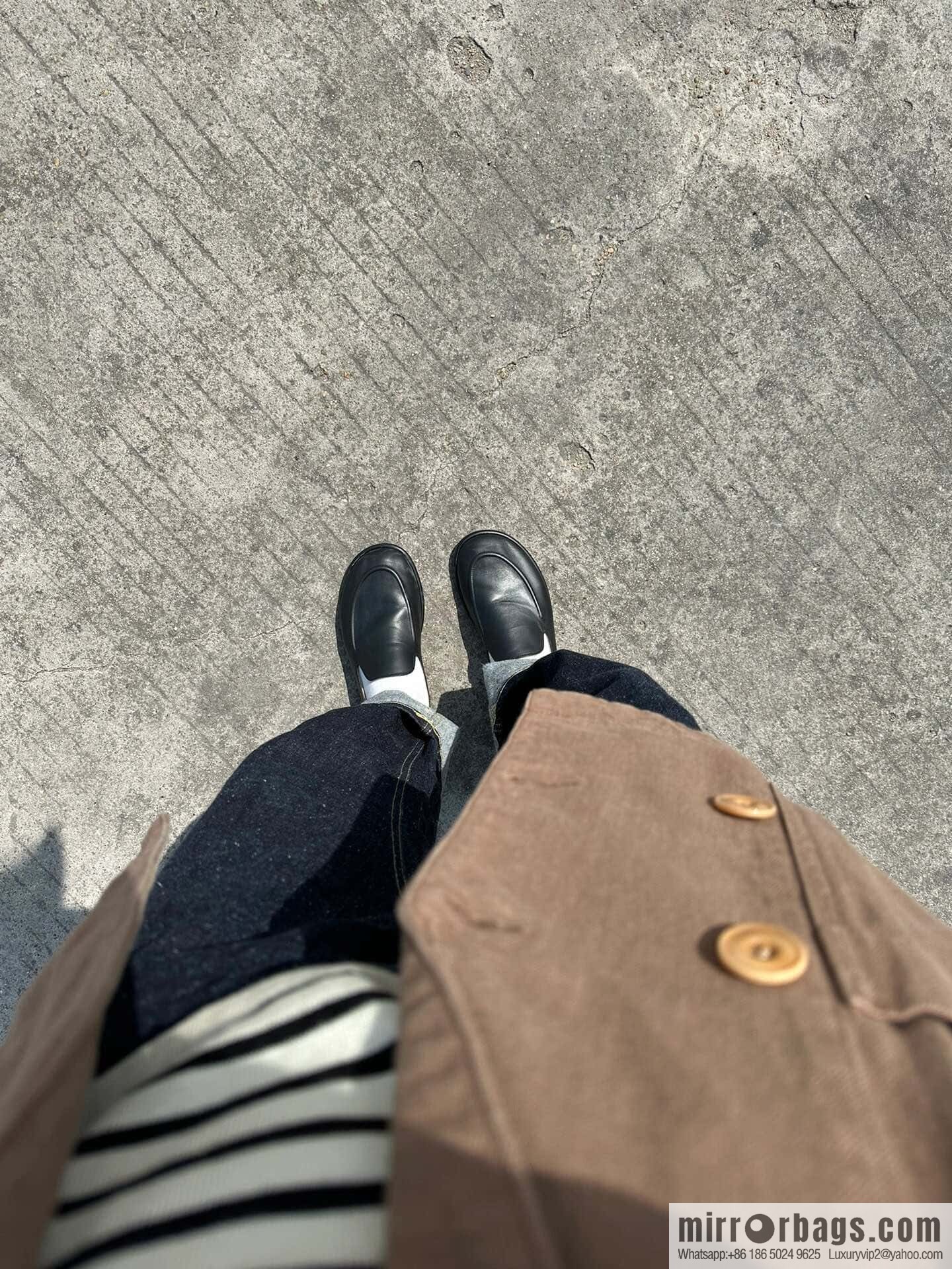 𝐓𝐇𝐄 𝐑𝐎𝐖|𝟐𝟎𝟐𝟑 black flat loafers