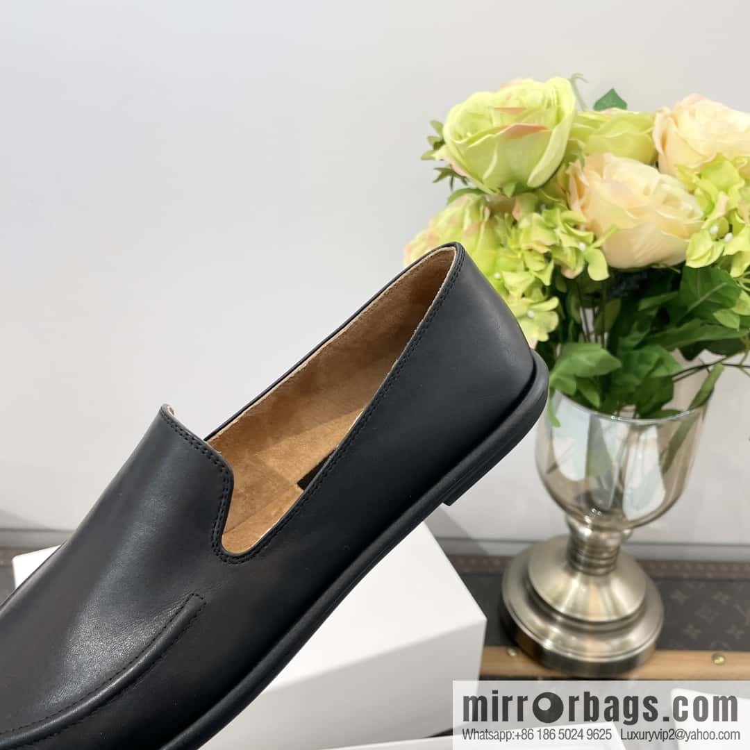 𝐓𝐇𝐄 𝐑𝐎𝐖|𝟐𝟎𝟐𝟑 black flat loafers