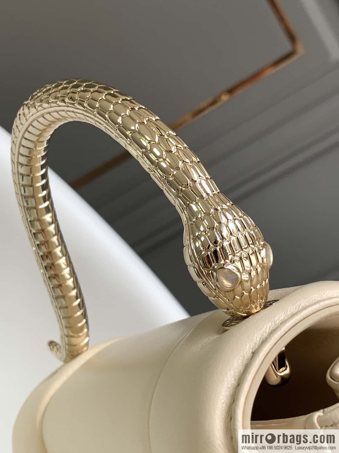 BVLGARI Bulgari joint design limited edition Mary Katrantzou snakehead bag 291071 milkshake white 19CM