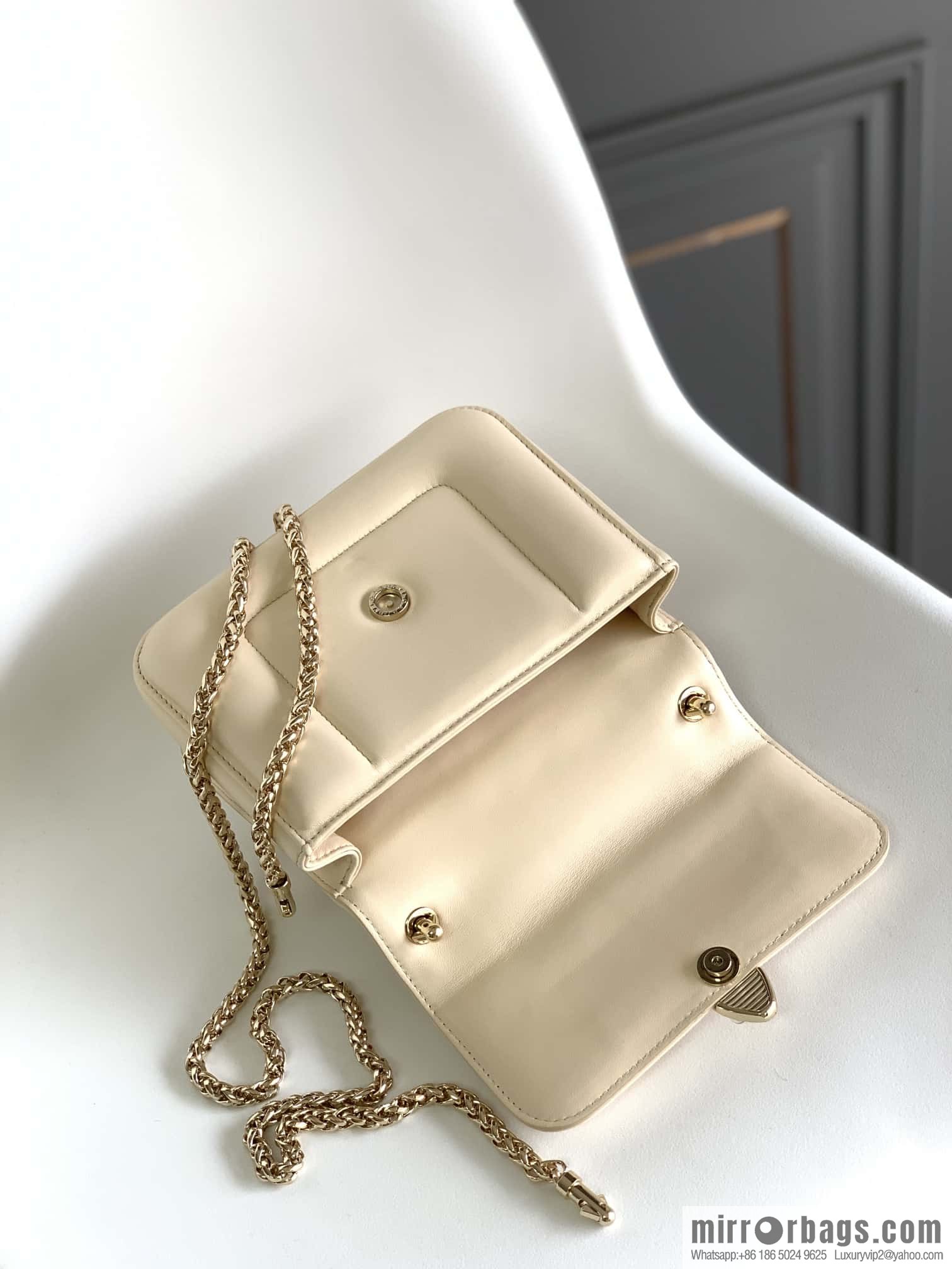 BVLGARI Bulgari joint design limited edition Mary Katrantzou snakehead bag 291071 milkshake white 19CM