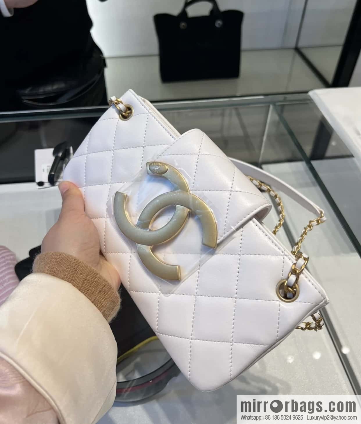 CHANEL | Original small sheepskin Vintage baguette bag AS4611 white