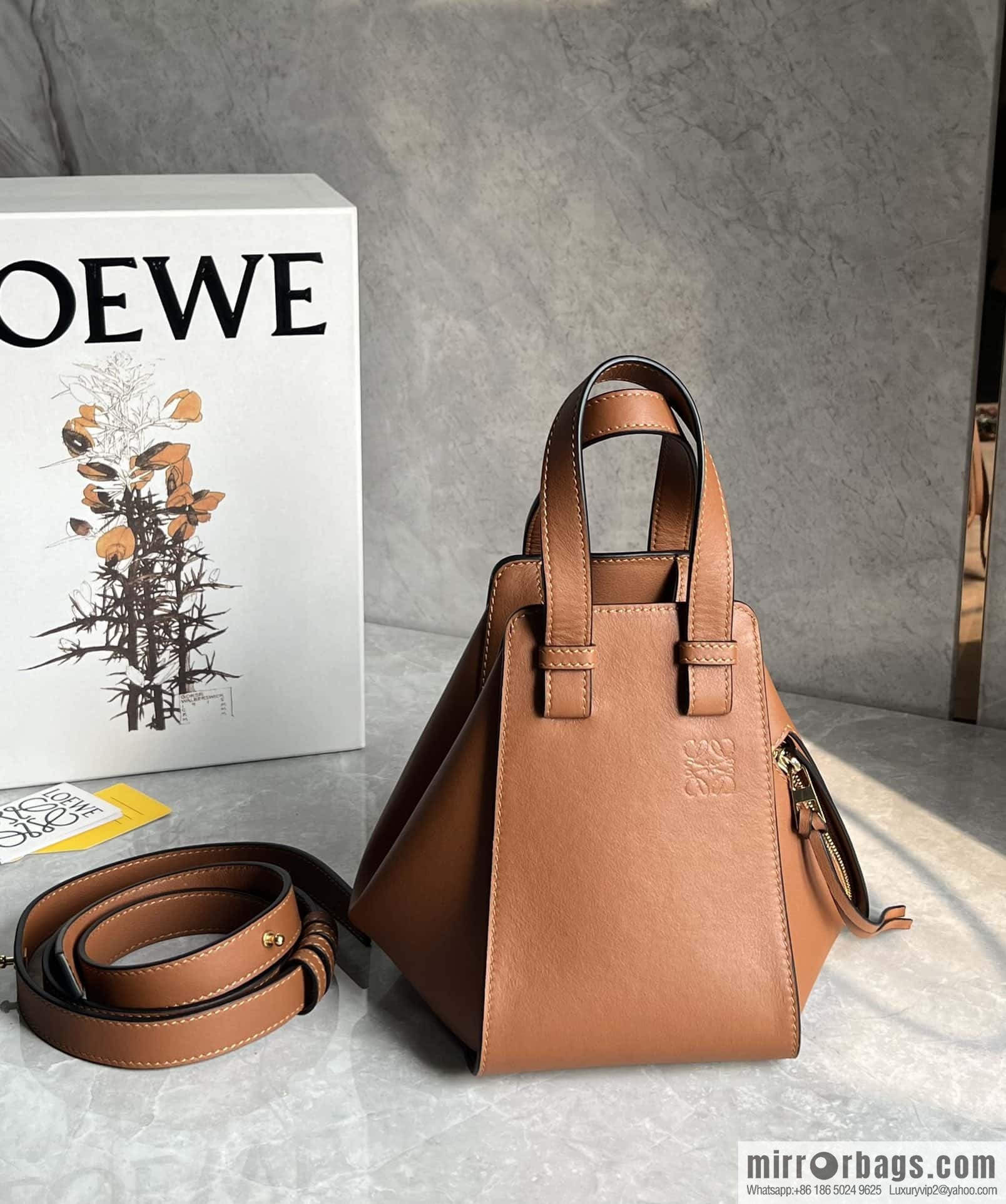 LOEWE Hammock bag 0682 mini caramel