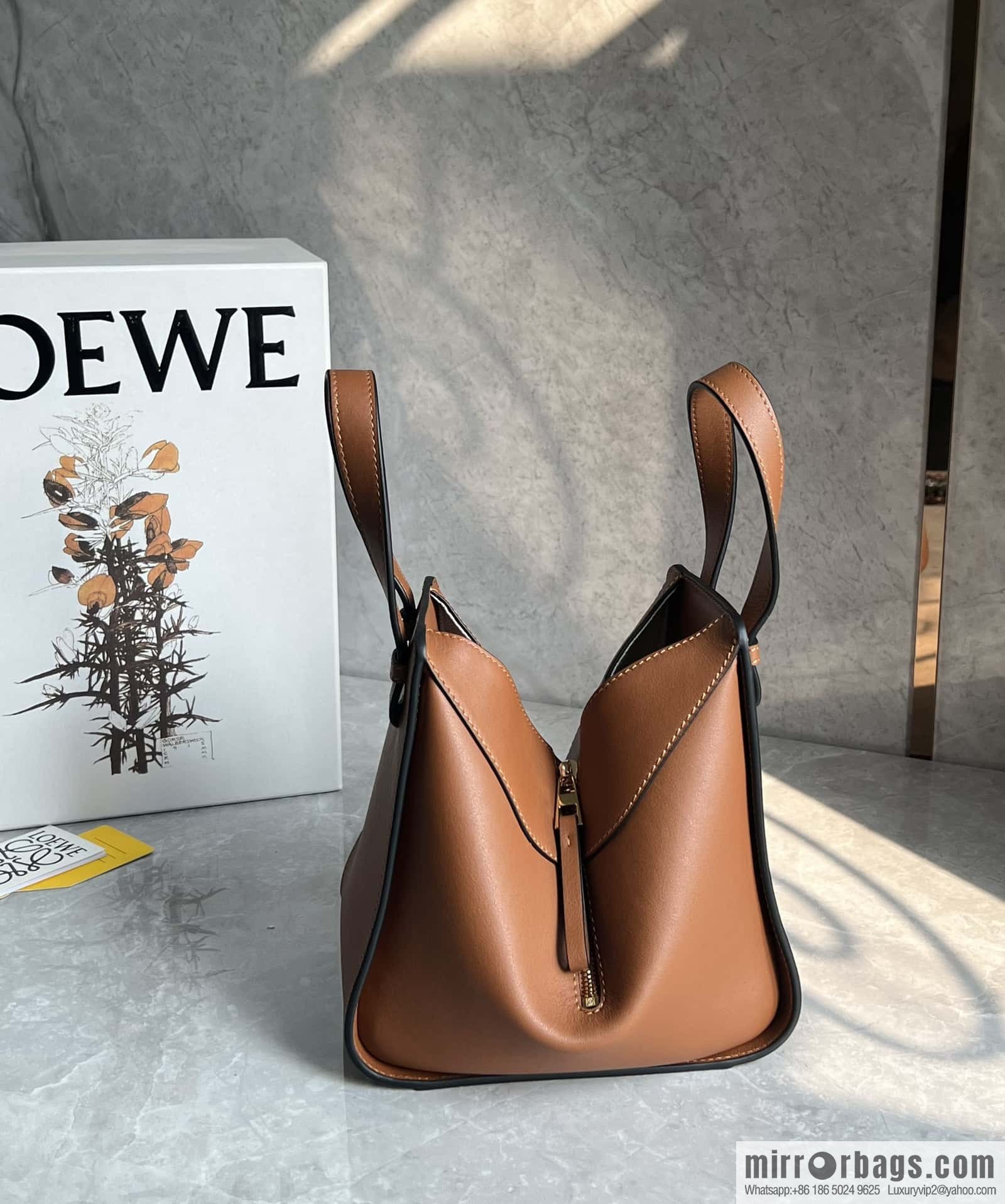 LOEWE Hammock bag 0682 mini caramel