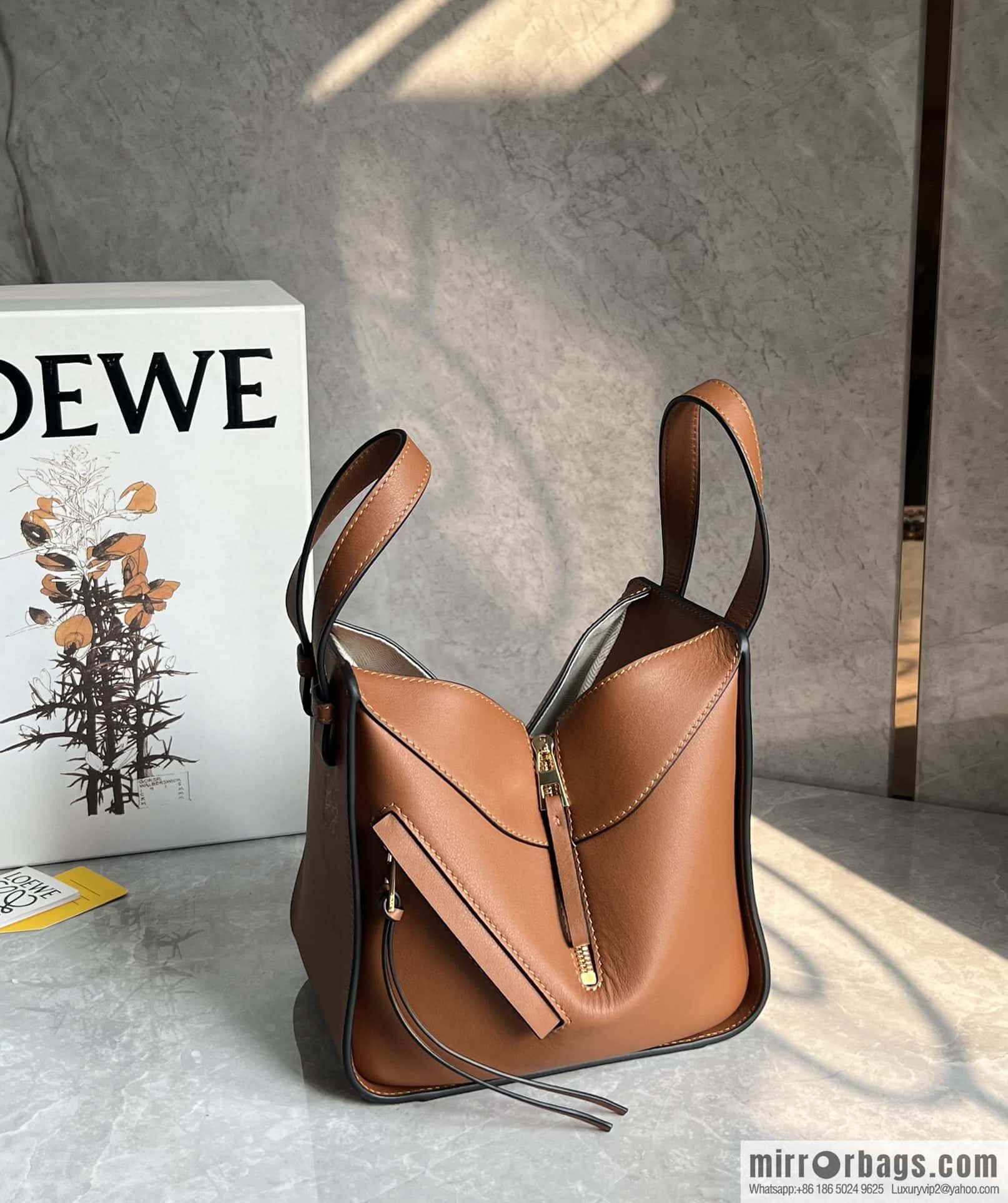 LOEWE Hammock bag 0682 mini caramel