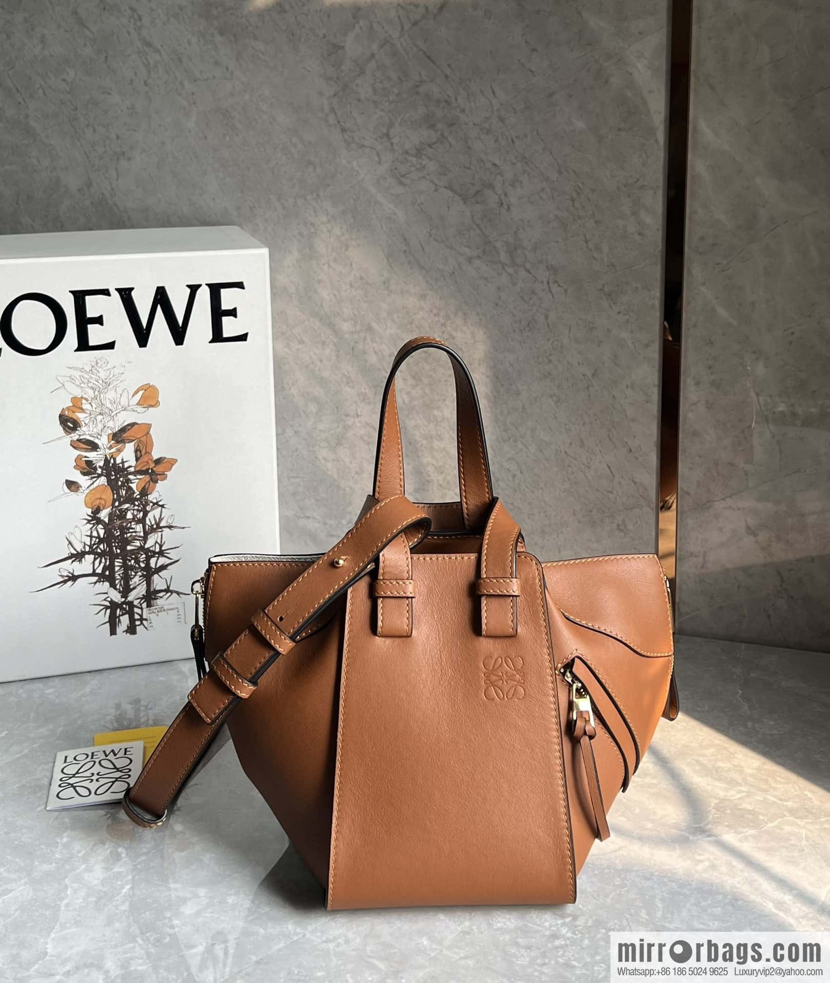 LOEWE Hammock bag 0682 mini caramel