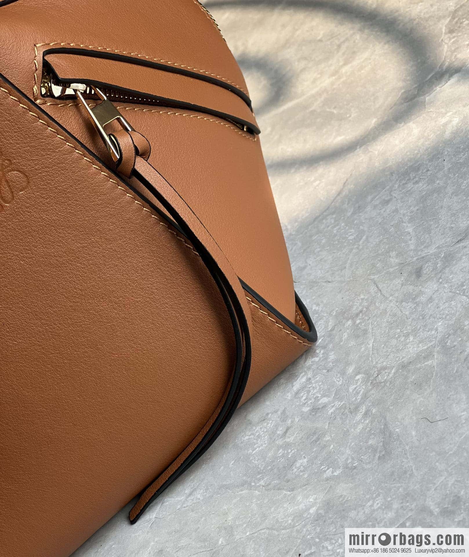 LOEWE Hammock bag 0682 mini caramel