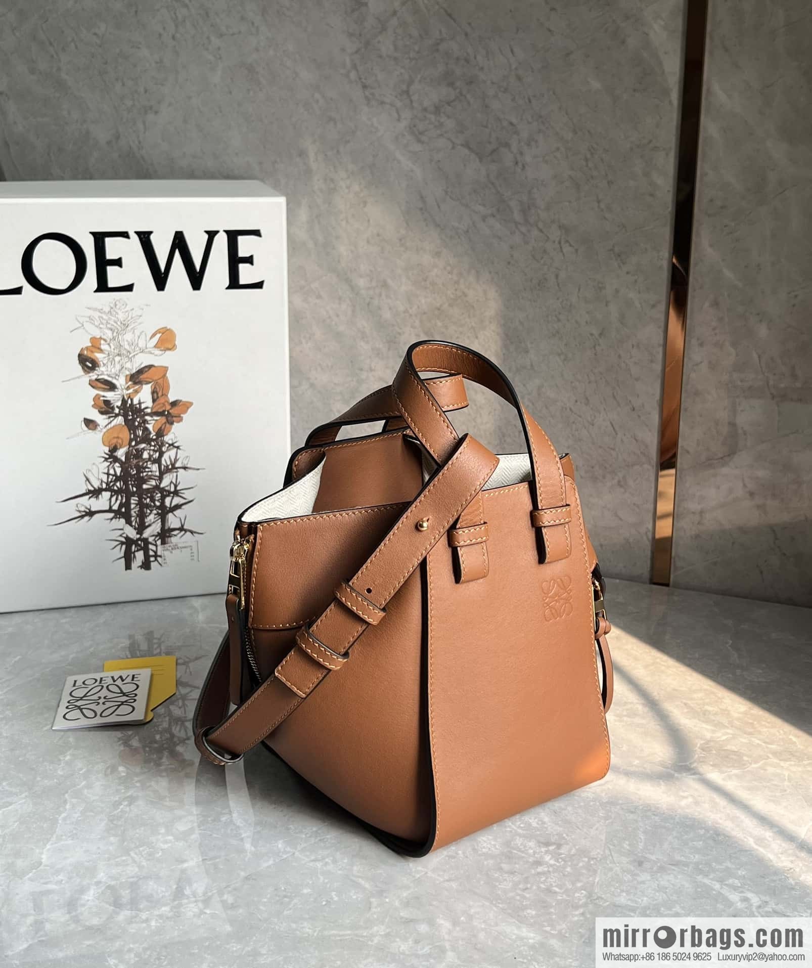 LOEWE Hammock bag 0682 mini caramel