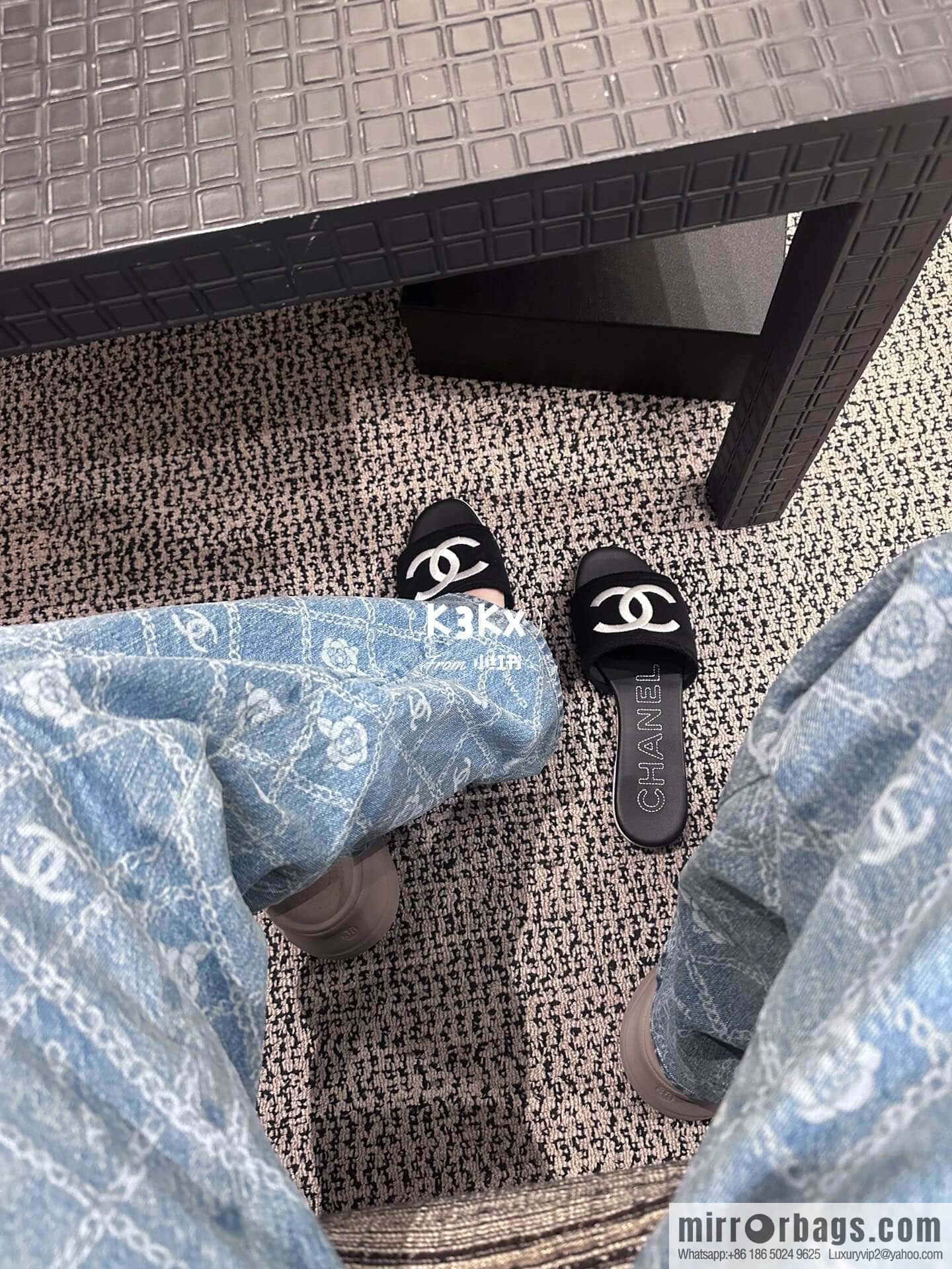 CHANEL Xiaoxiang spring and summer double logo embroidered slippers