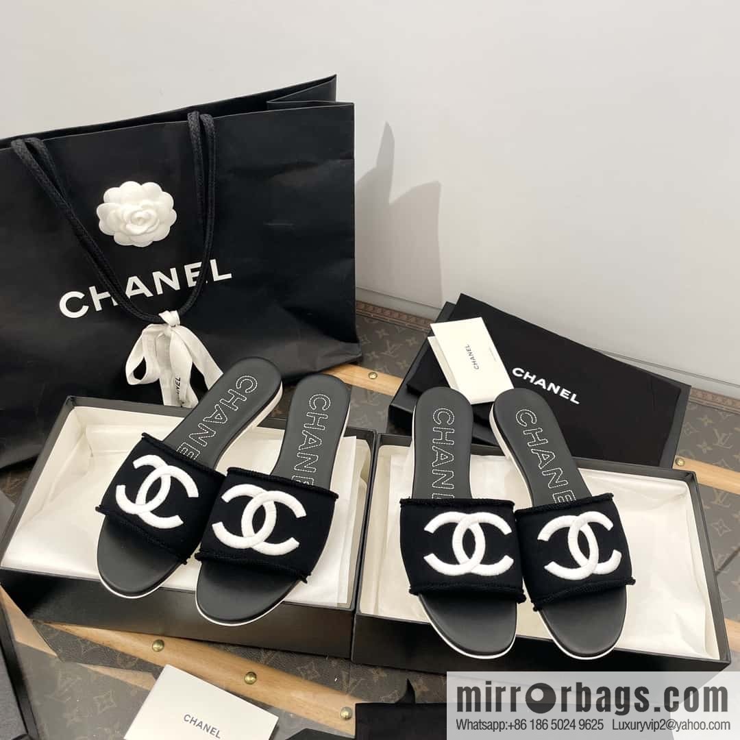 CHANEL Xiaoxiang spring and summer double logo embroidered slippers