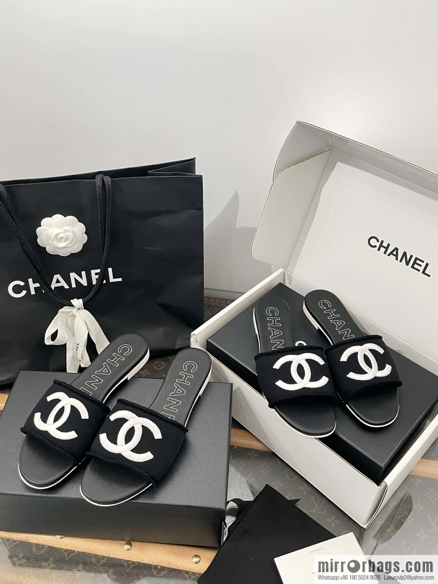 CHANEL Xiaoxiang spring and summer double logo embroidered slippers