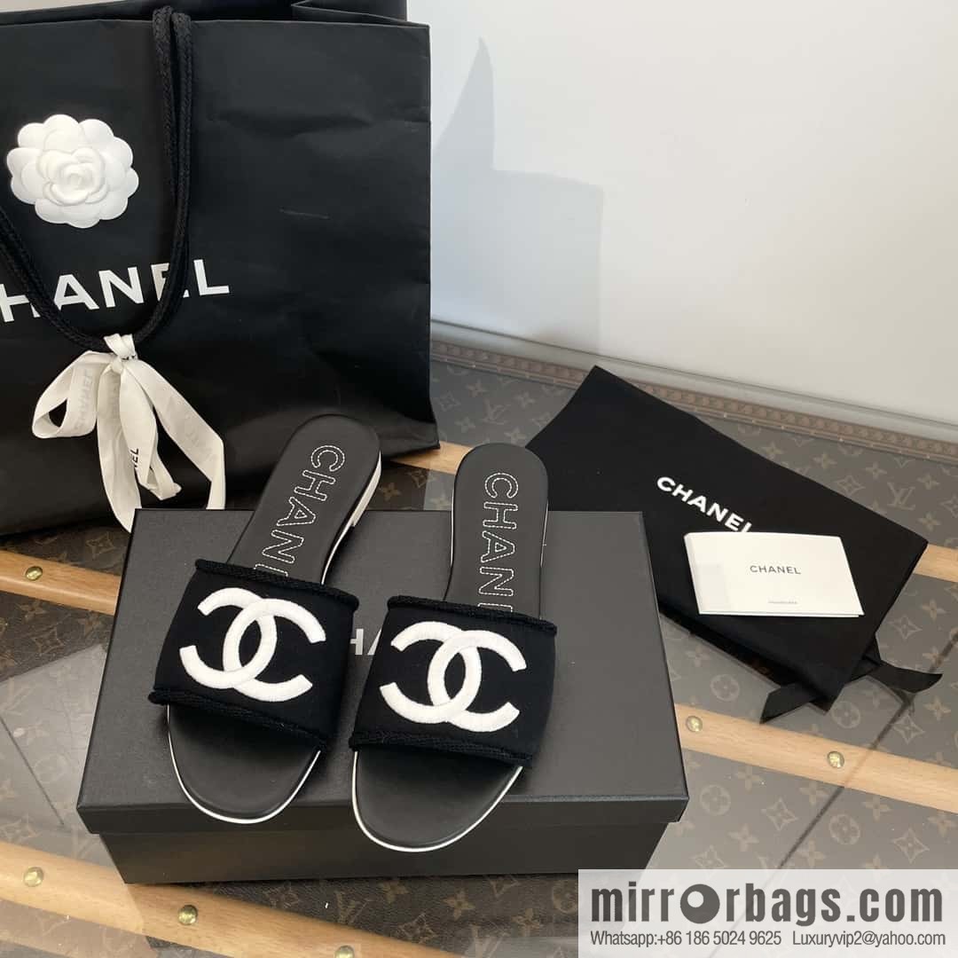 CHANEL Xiaoxiang spring and summer double logo embroidered slippers