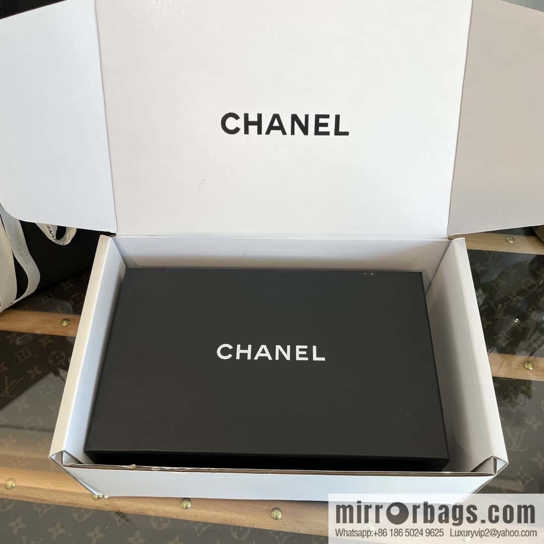 CHANEL Xiaoxiang spring and summer double logo embroidered slippers