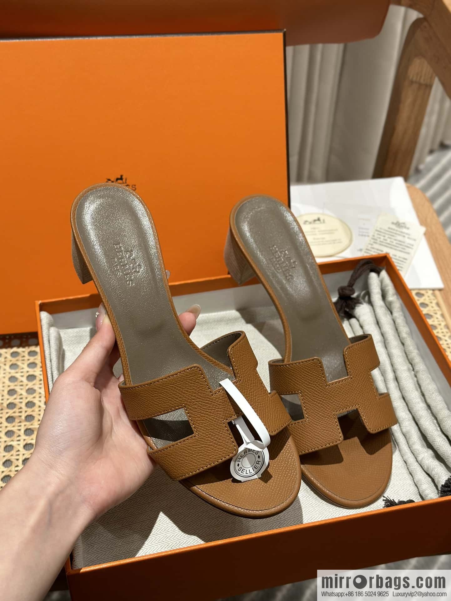 Hermès H's classic high heels, gold-brown natural line