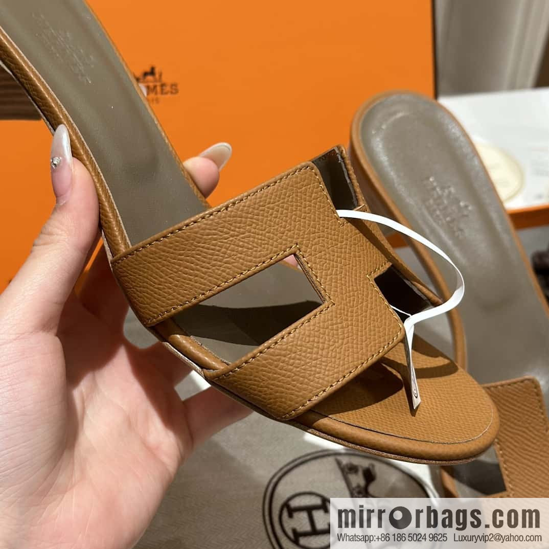 Hermès H's classic high heels, gold-brown natural line