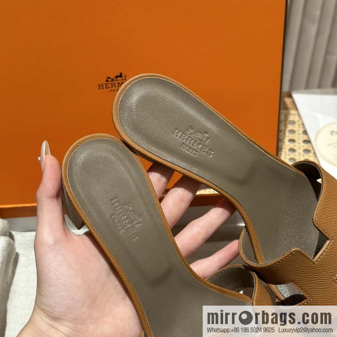 Hermès H's classic high heels, gold-brown natural line